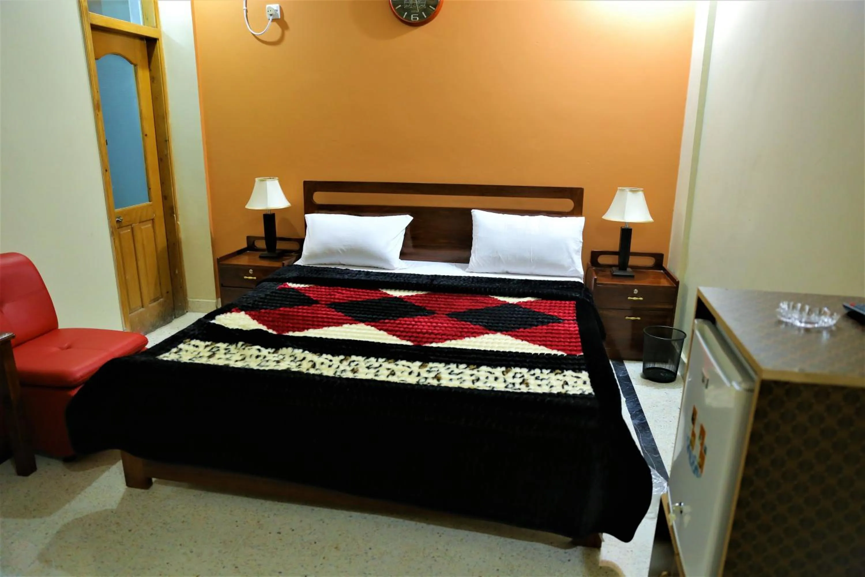 Bed in Muzaffarabad View Motel