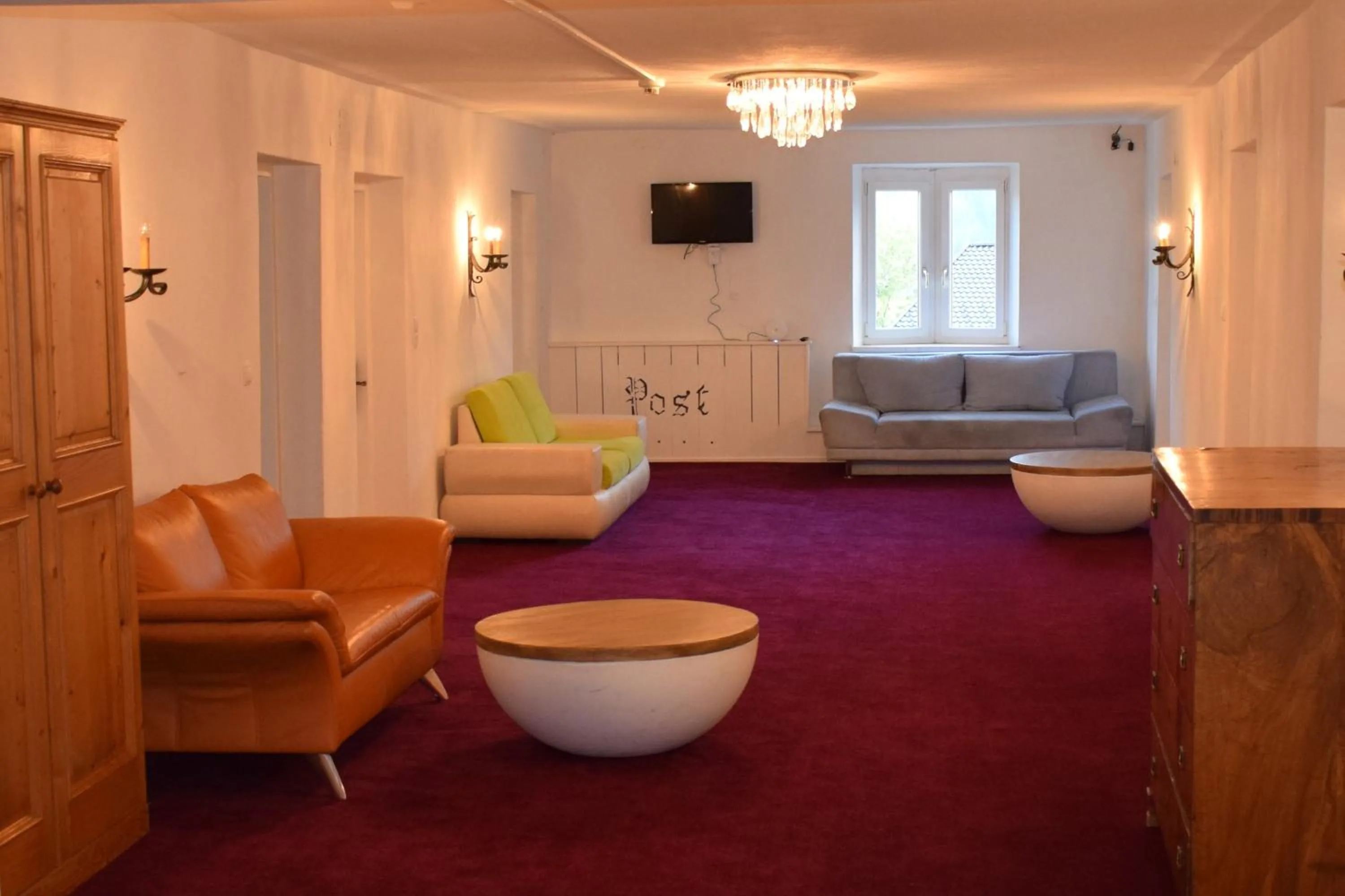 Communal lounge/ TV room in Gasthof zur Post