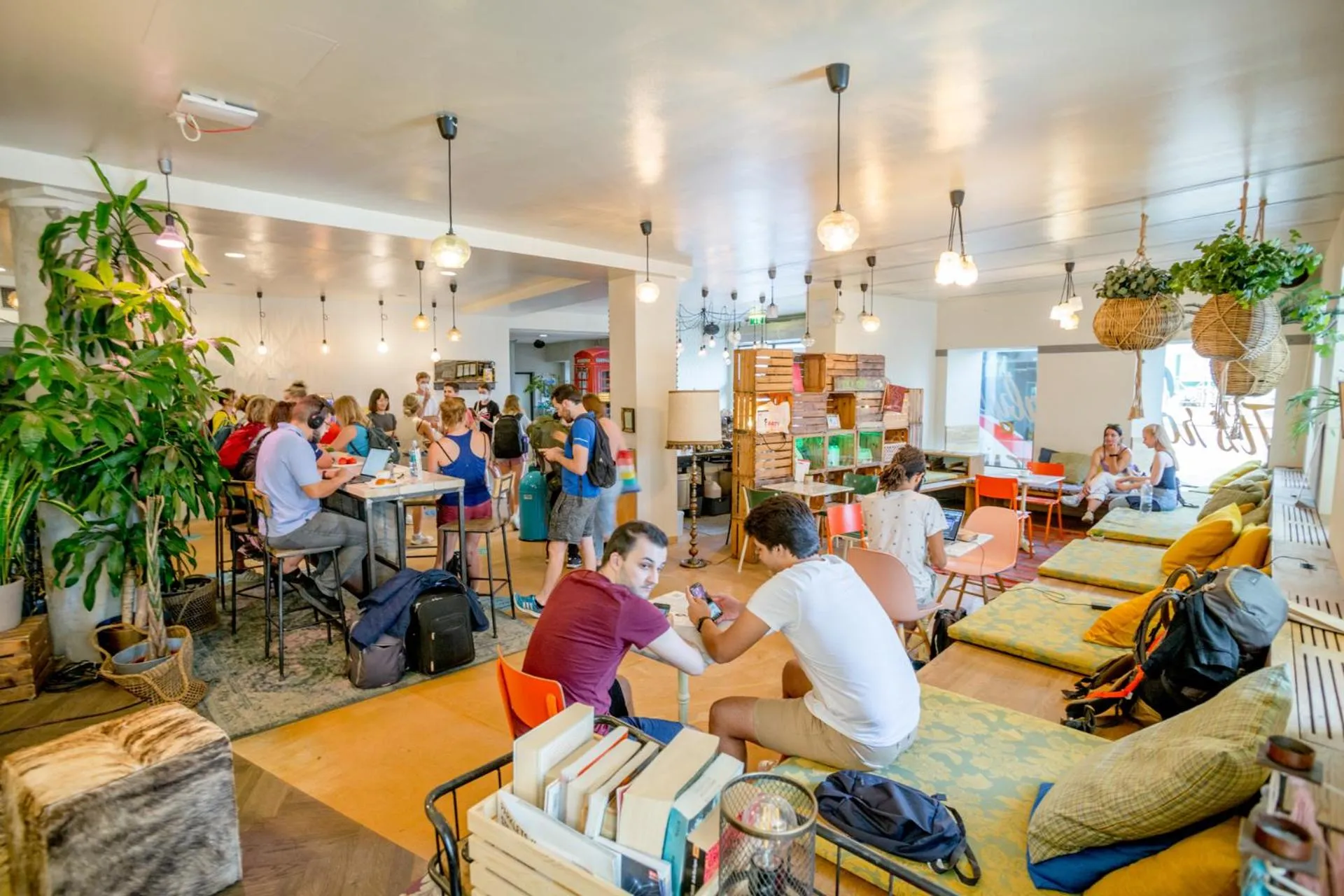 People in Wombat's City Hostel Vienna Naschmarkt