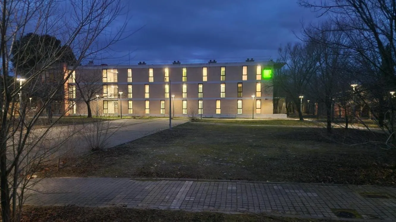 Property building in Residencia Universitaria Resa Giner de Los Ríos