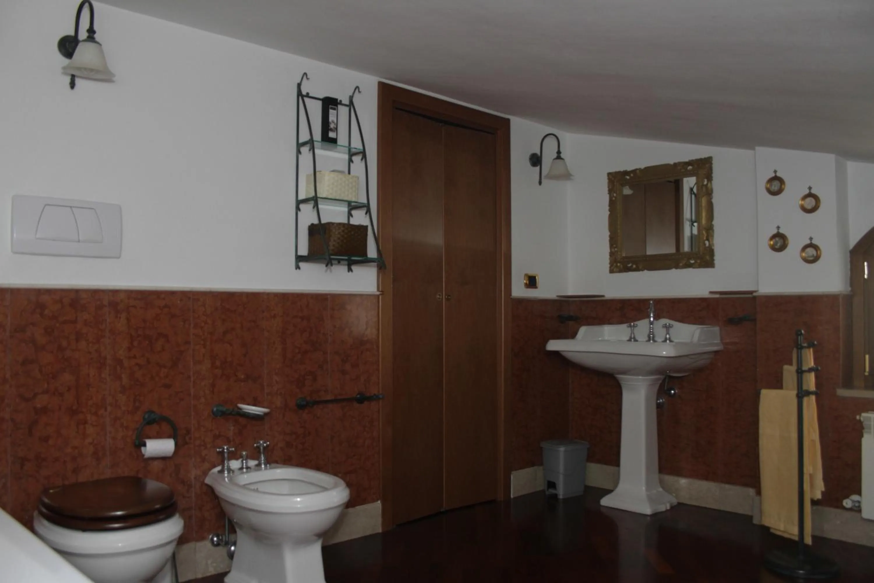 Bathroom in Paoline's suite in villa