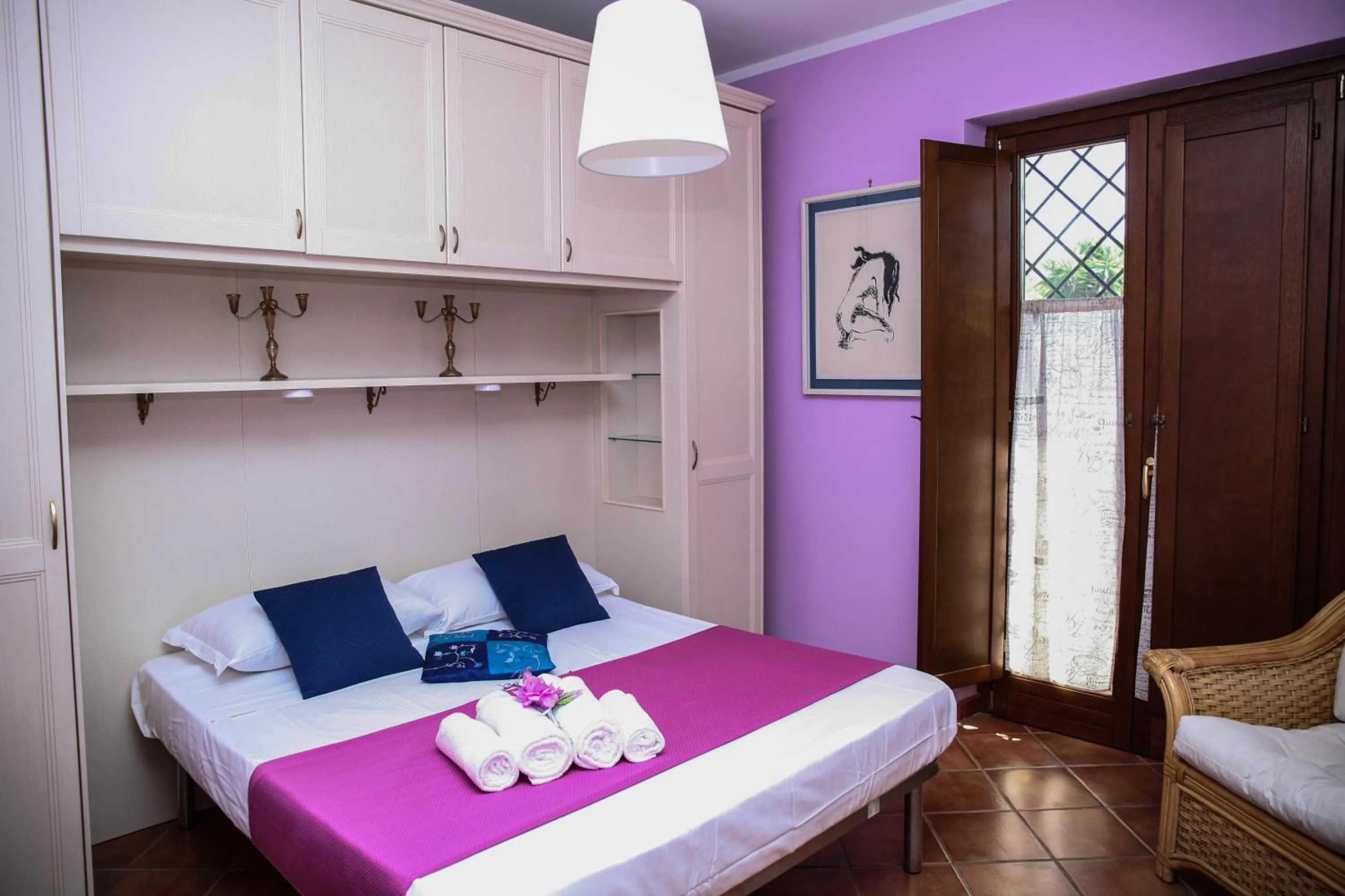 Photo of the whole room, Bed in Paoline's suite in villa