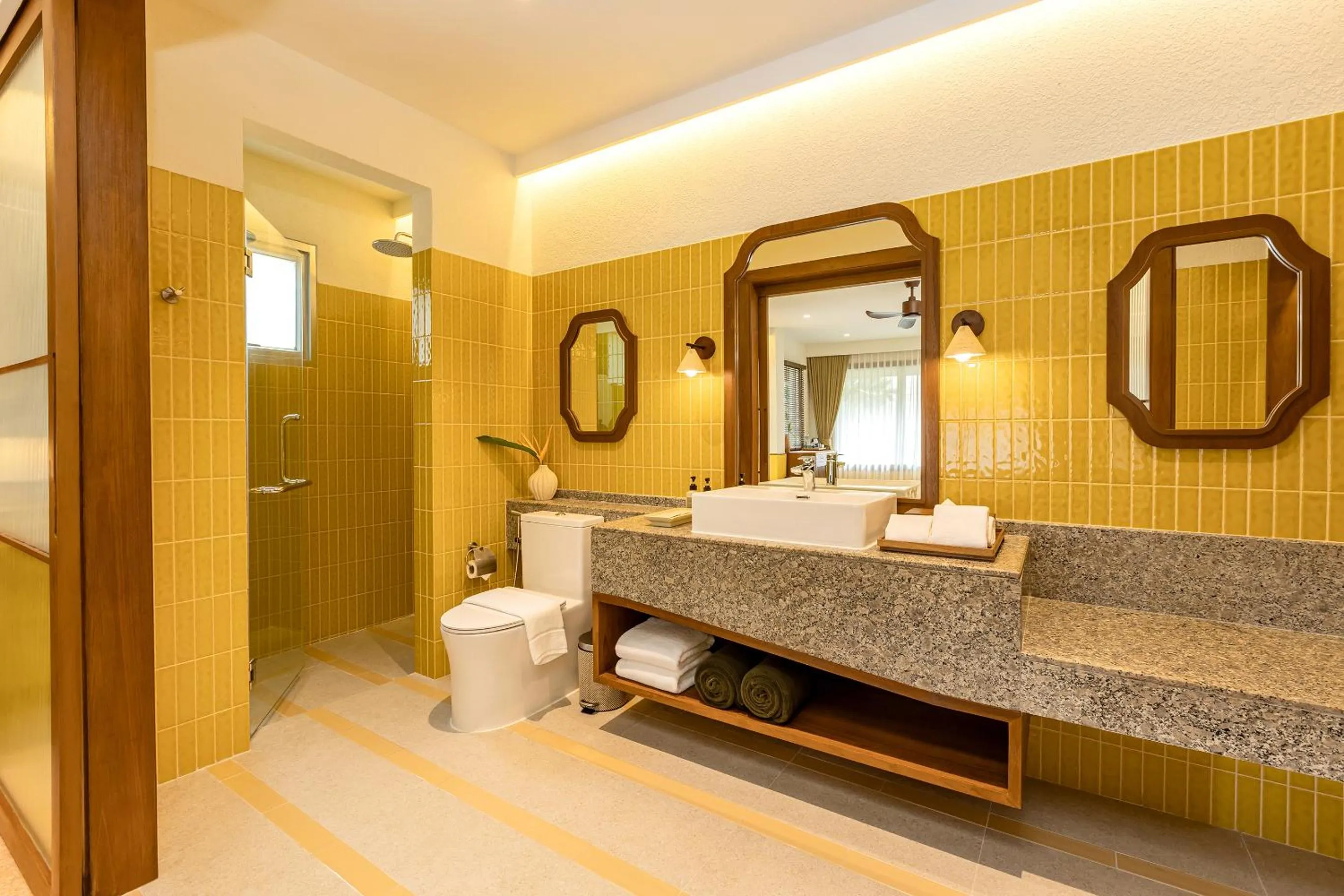 Shower in Pakasai Resort