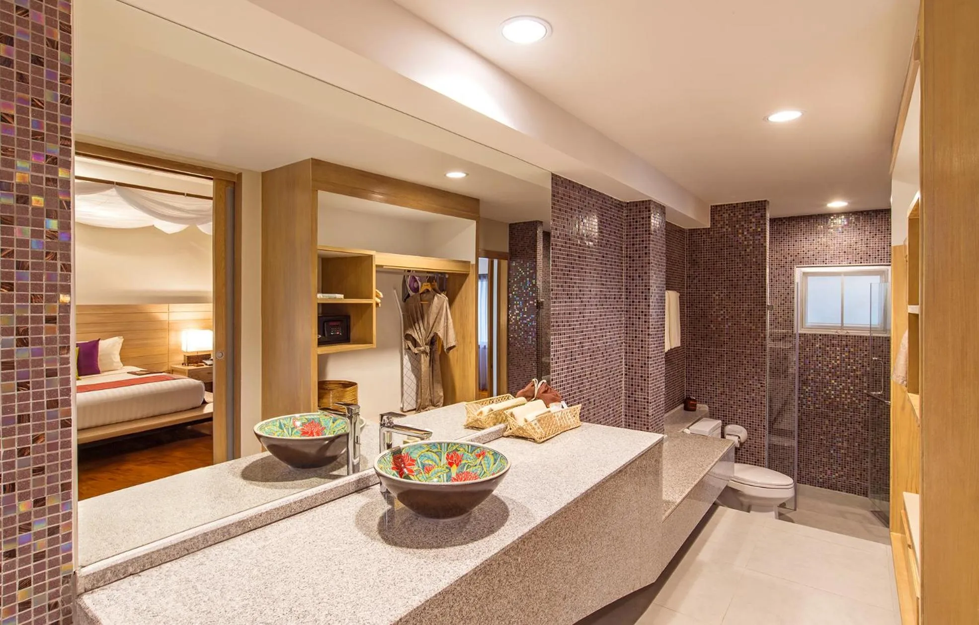 Toilet, Bed in Pakasai Resort