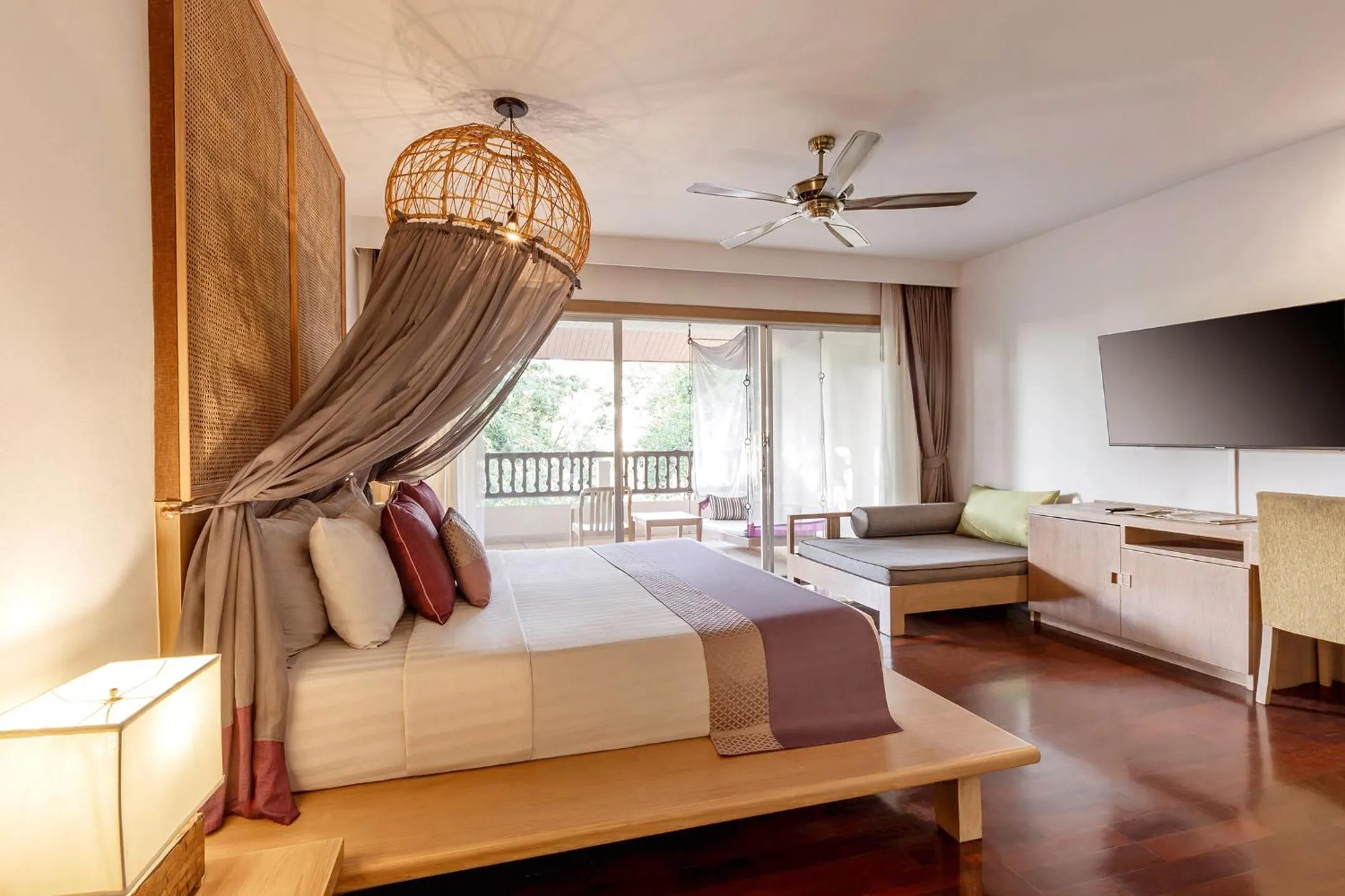 Bed in Pakasai Resort