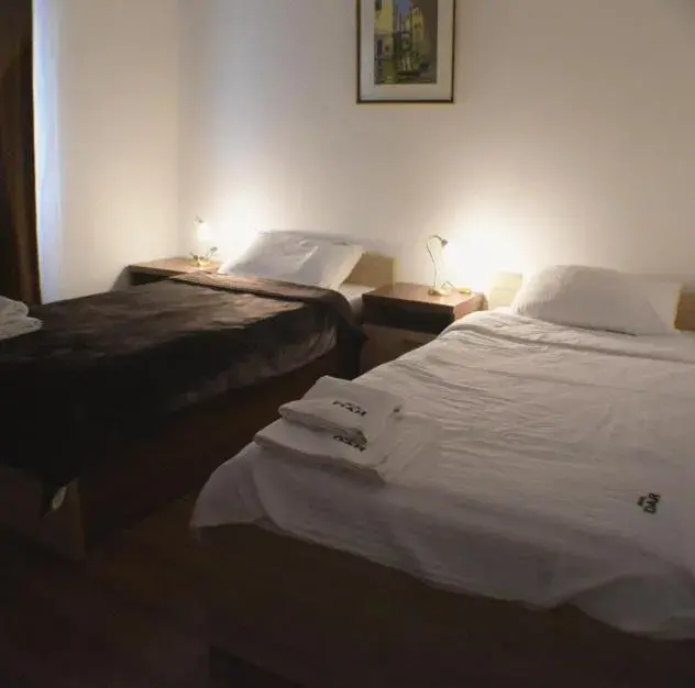 Twin Room with Shower in Motel & Restaurant Dar Twin Room with Shower in Motel & Restaurant Dar