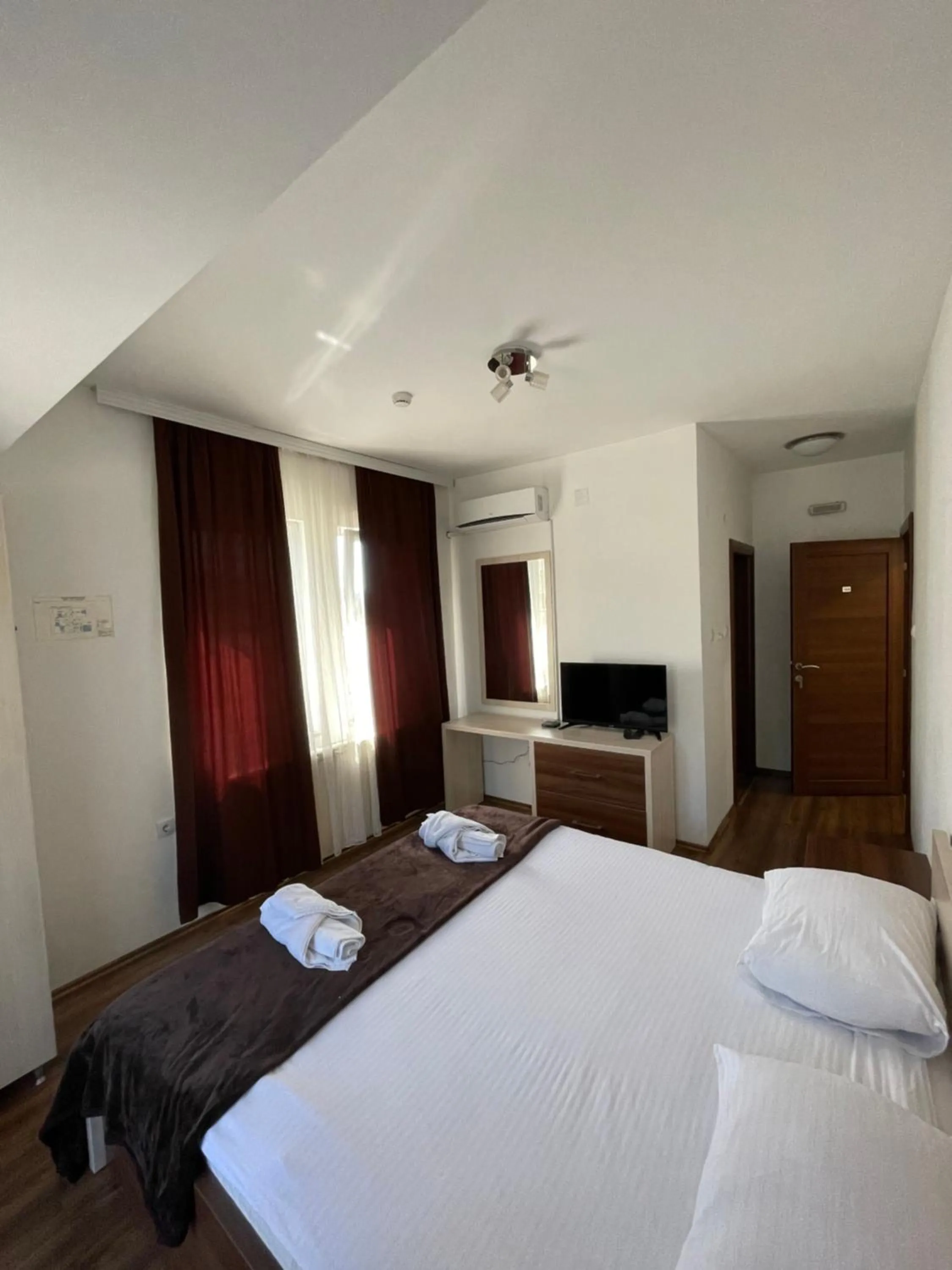 Bed in Motel & Restaurant Dar