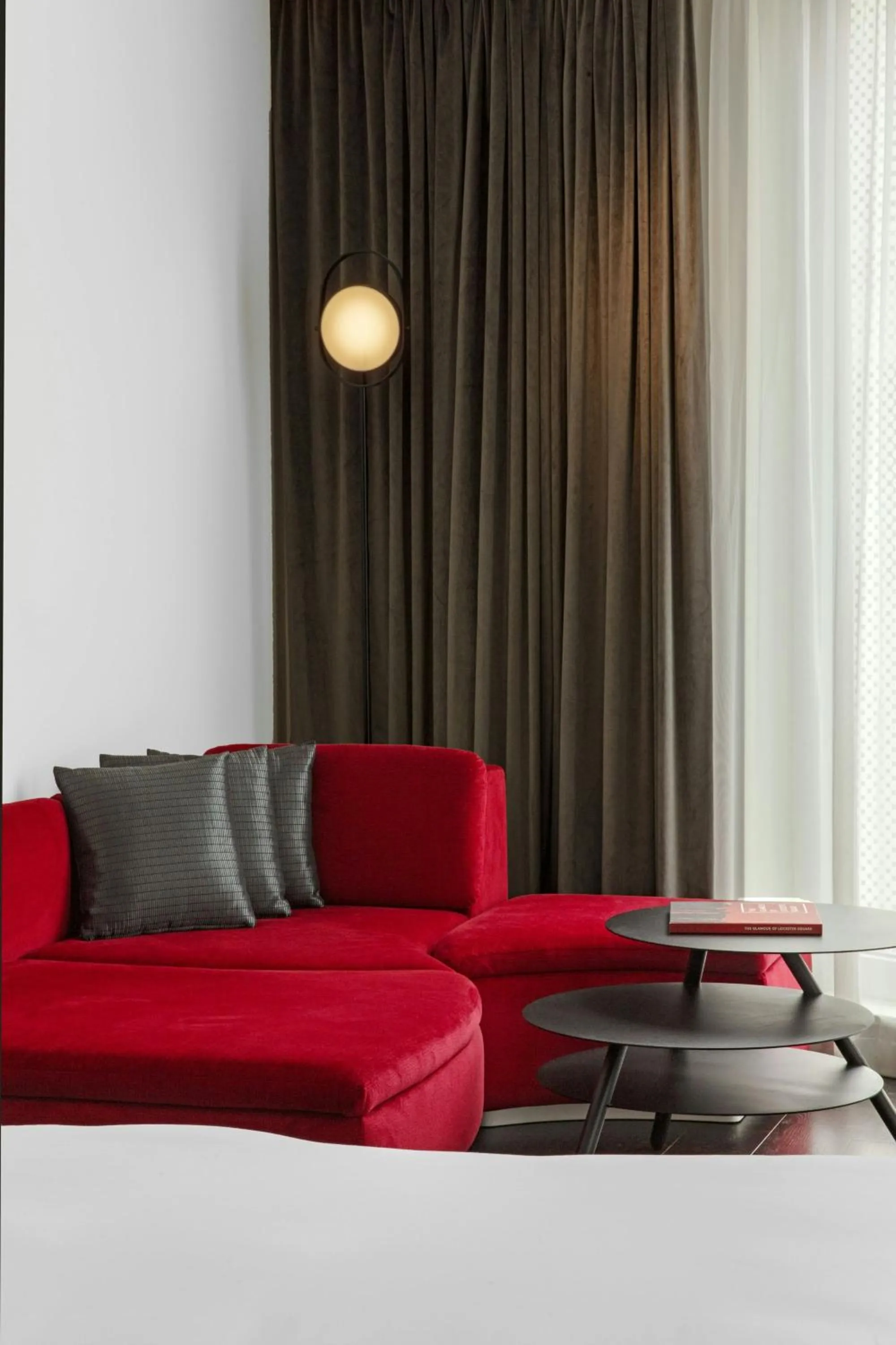 Photo of the whole room in W London