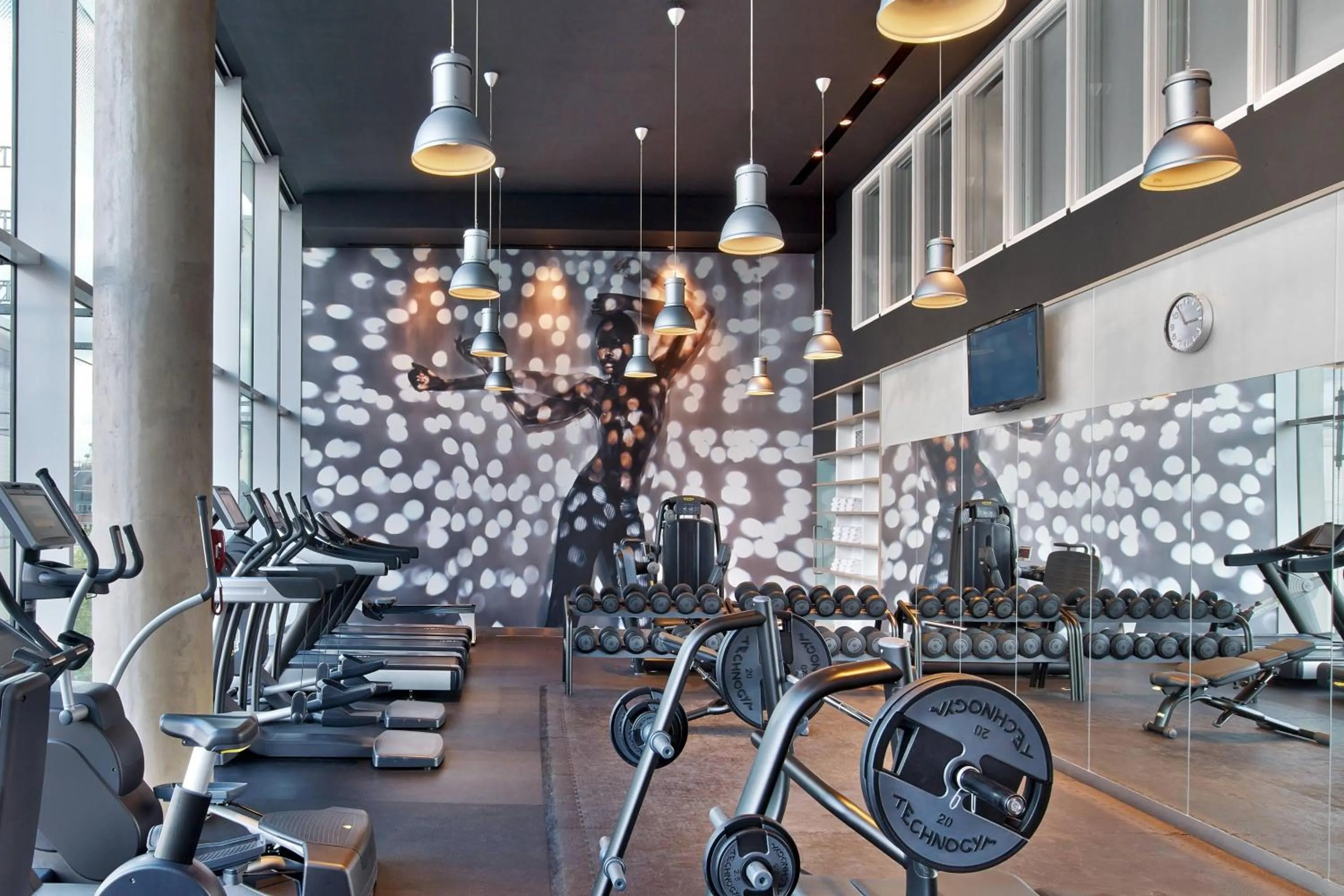 Area and facilities in W London