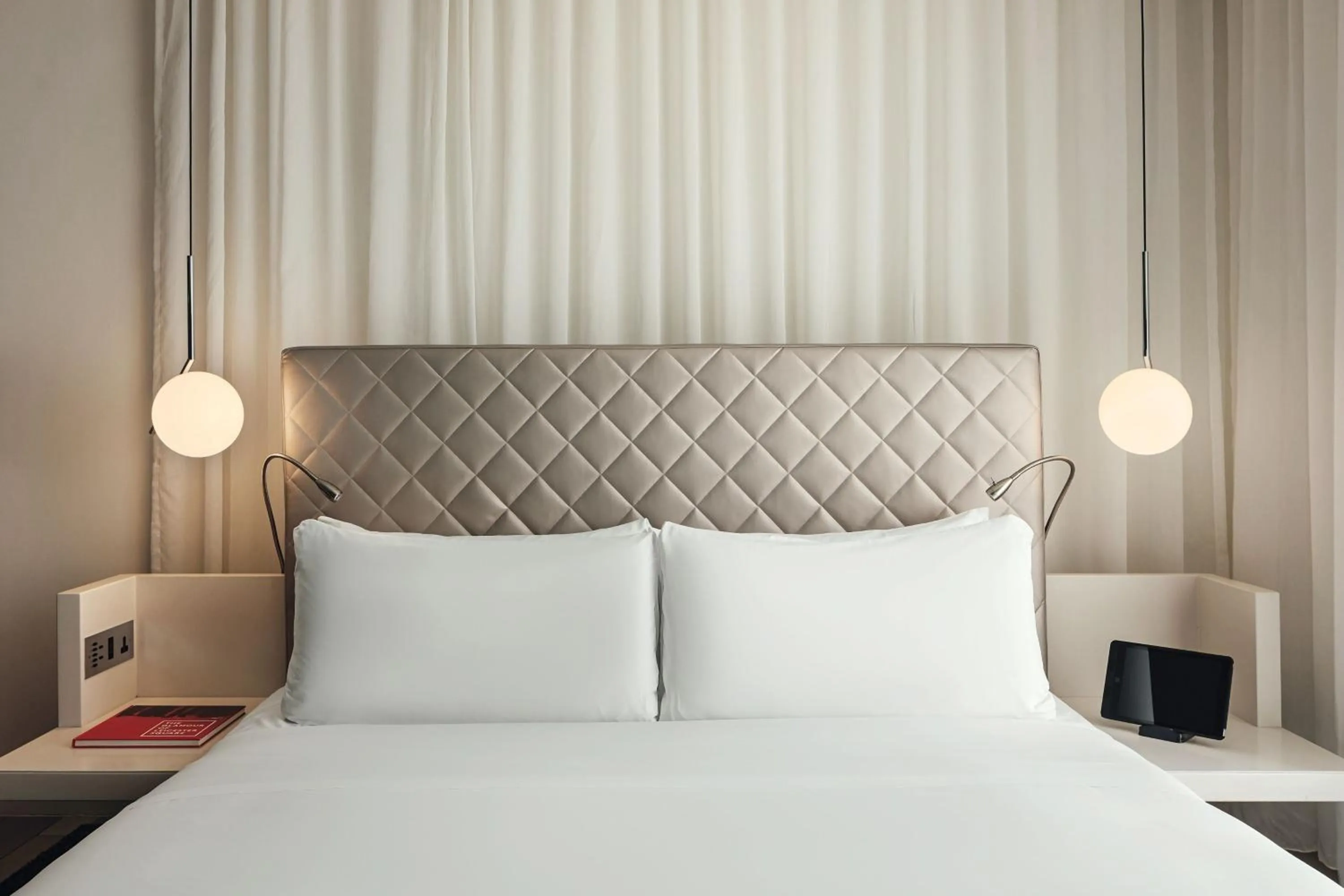 Photo of the whole room, Bed in W London