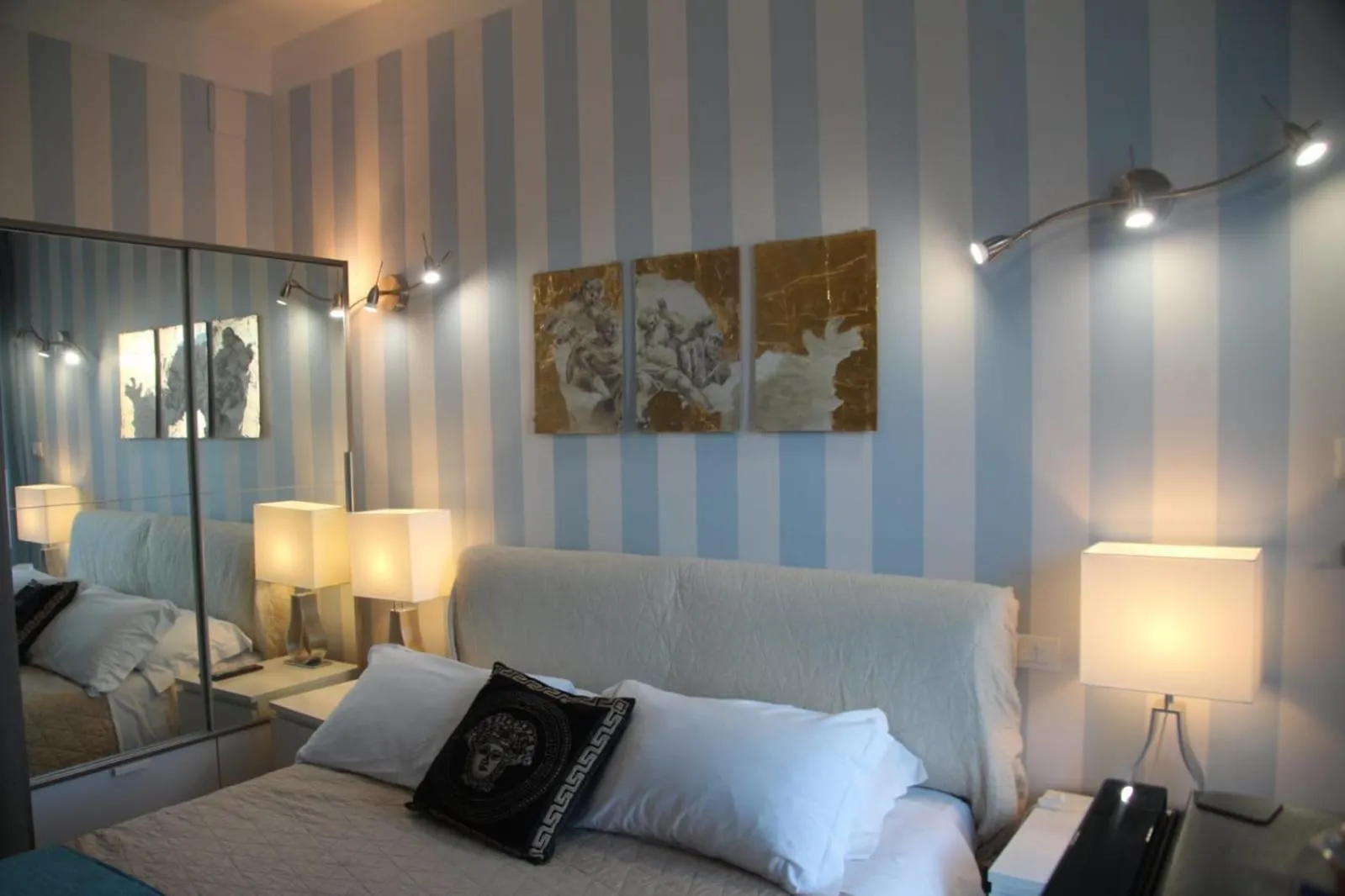 Photo of the whole room, Bed in B&B Pescara Centro Luxury Suite