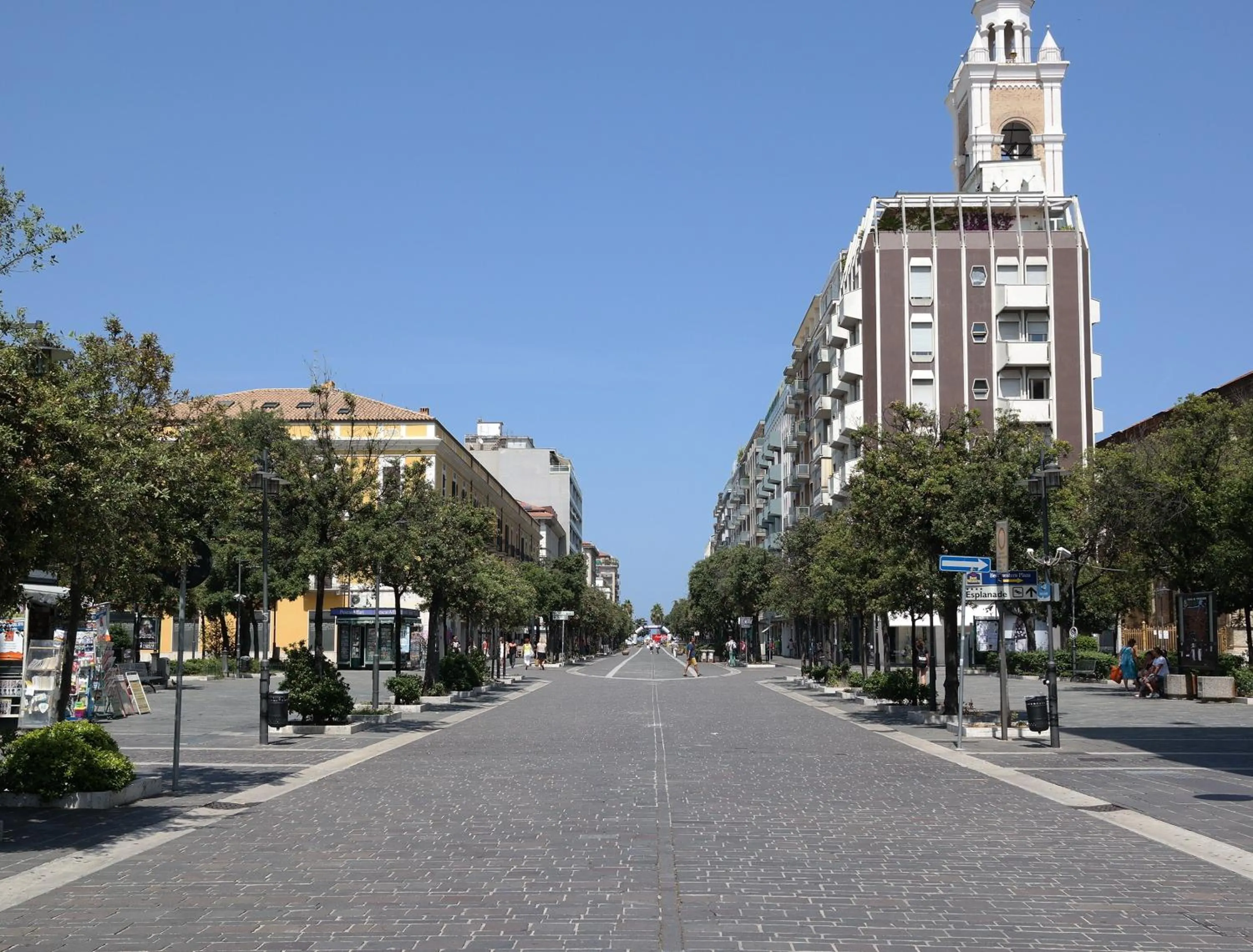 Property building in B&B Pescara Centro Luxury Suite