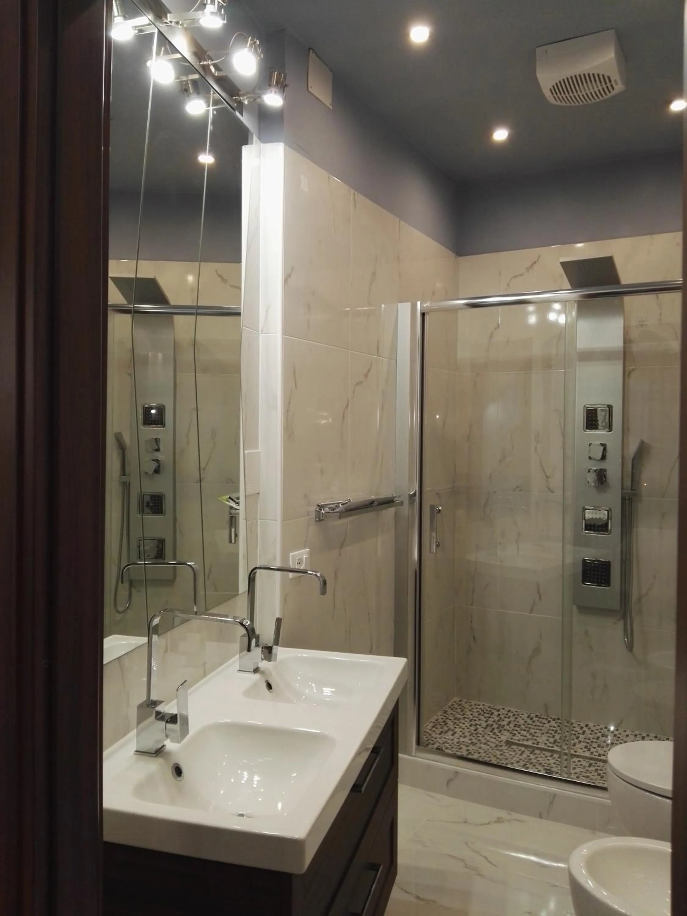 Bathroom in B&B Pescara Centro Luxury Suite