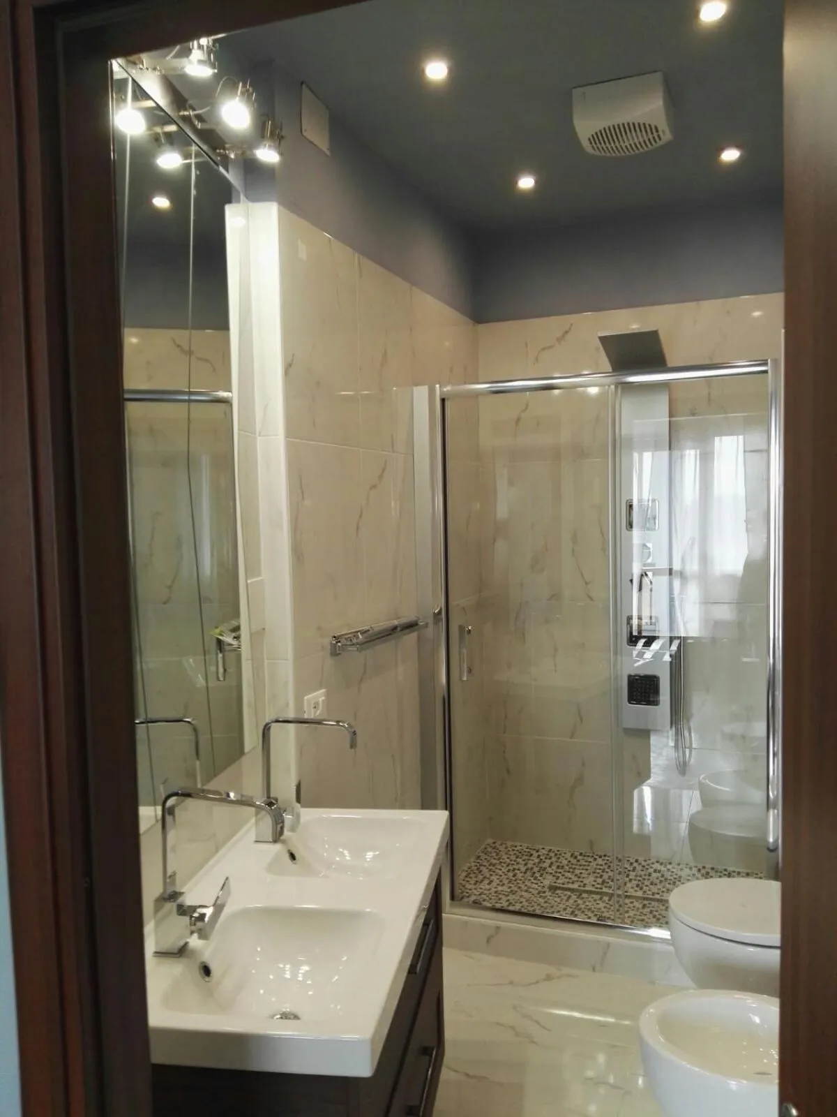 Bathroom in B&B Pescara Centro Luxury Suite