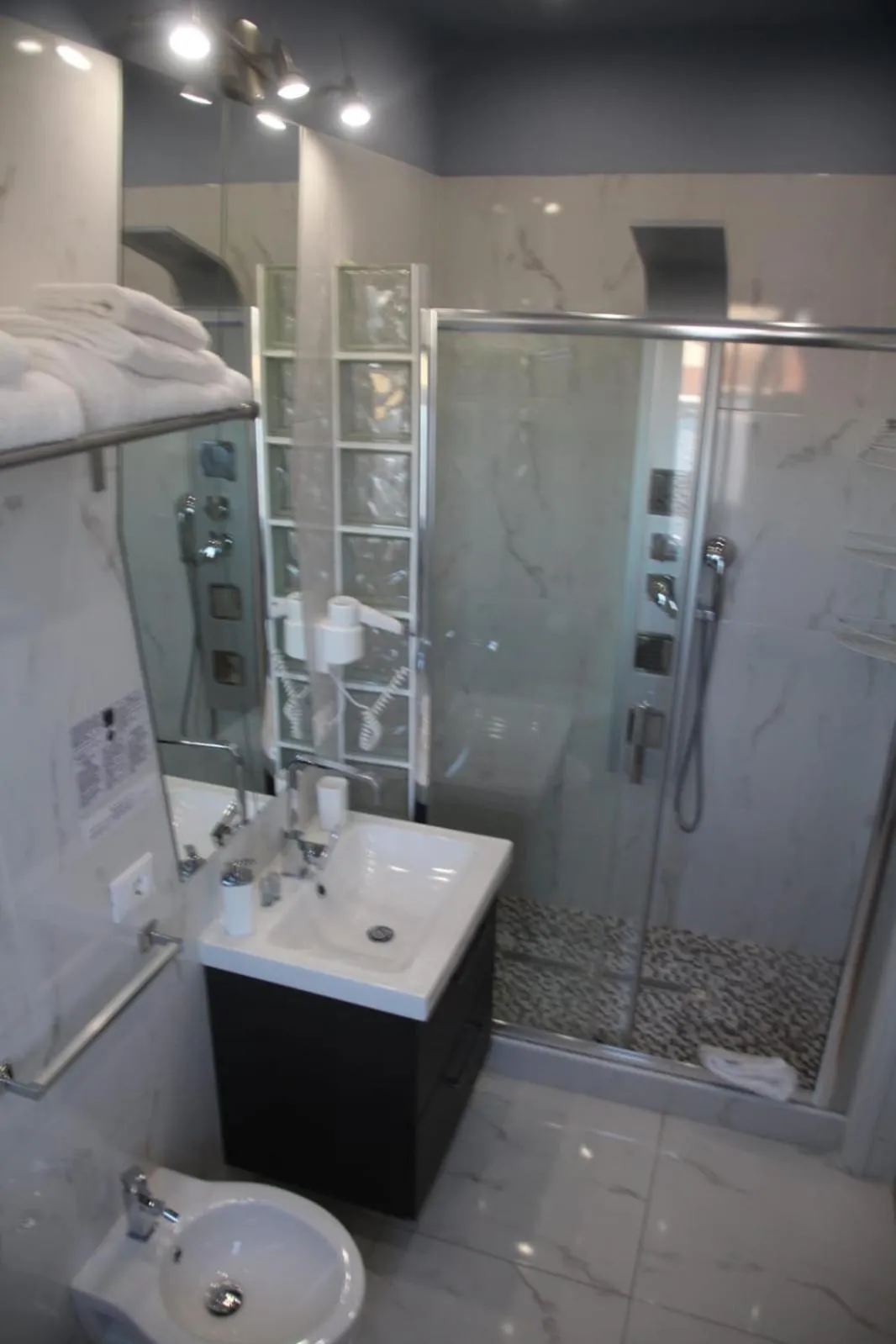 Bathroom in B&B Pescara Centro Luxury Suite