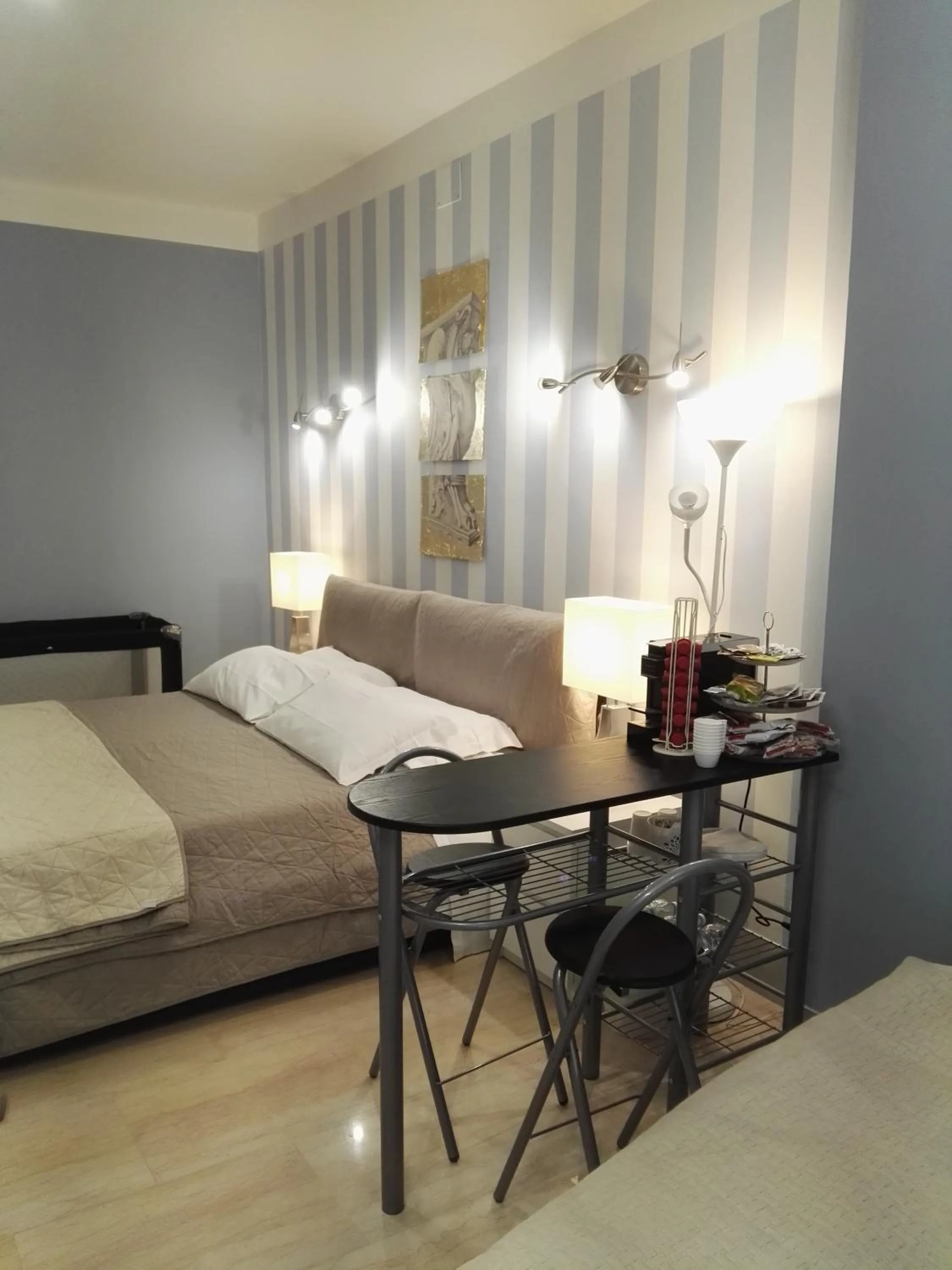 Photo of the whole room, Bed in B&B Pescara Centro Luxury Suite
