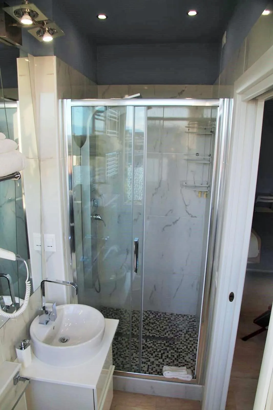 Bathroom in B&B Pescara Centro Luxury Suite