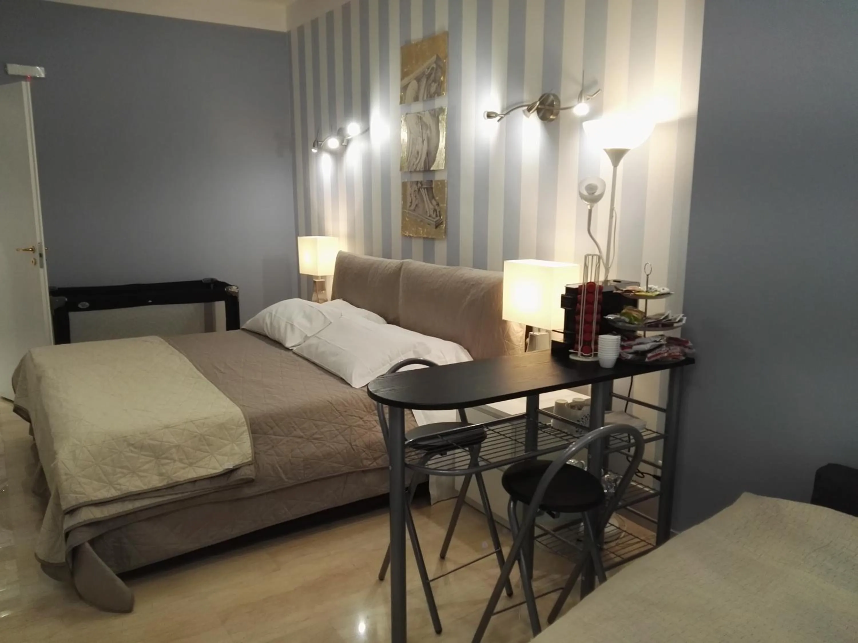 Photo of the whole room, Bed in B&B Pescara Centro Luxury Suite