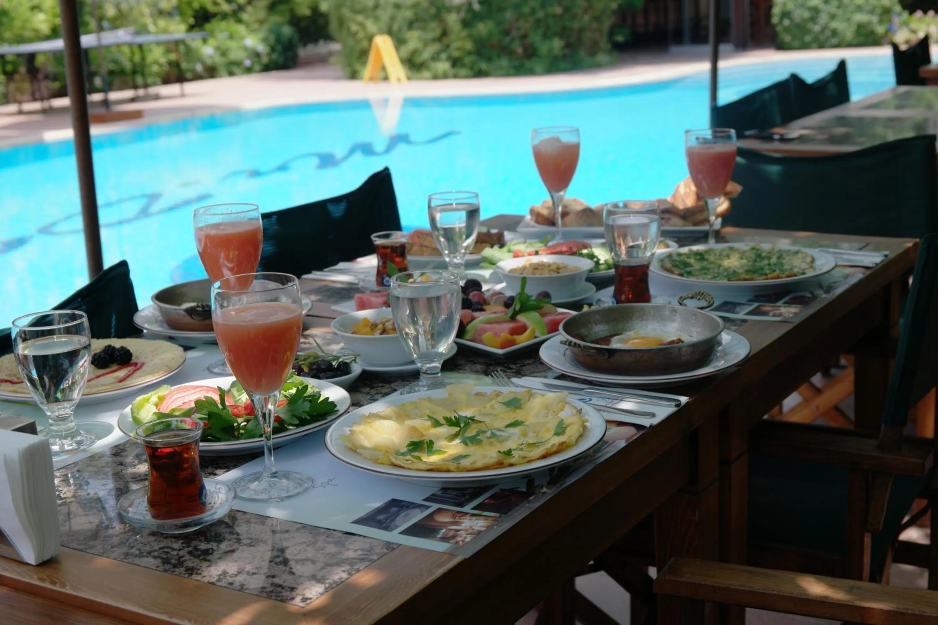 Pool view in Mr. Dim Exclusive Apart Hotel