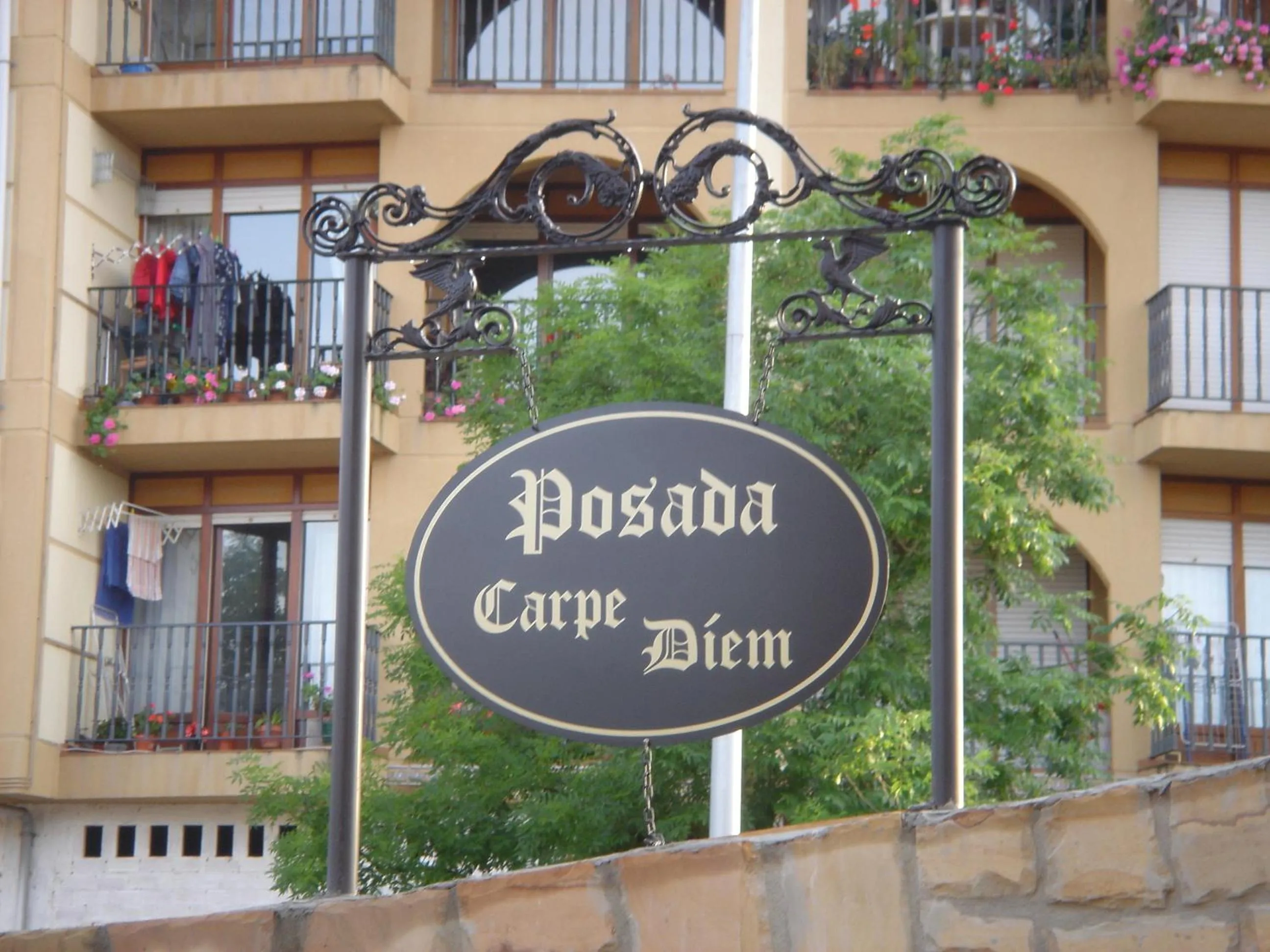 Facade/entrance in Posada Carpe Diem