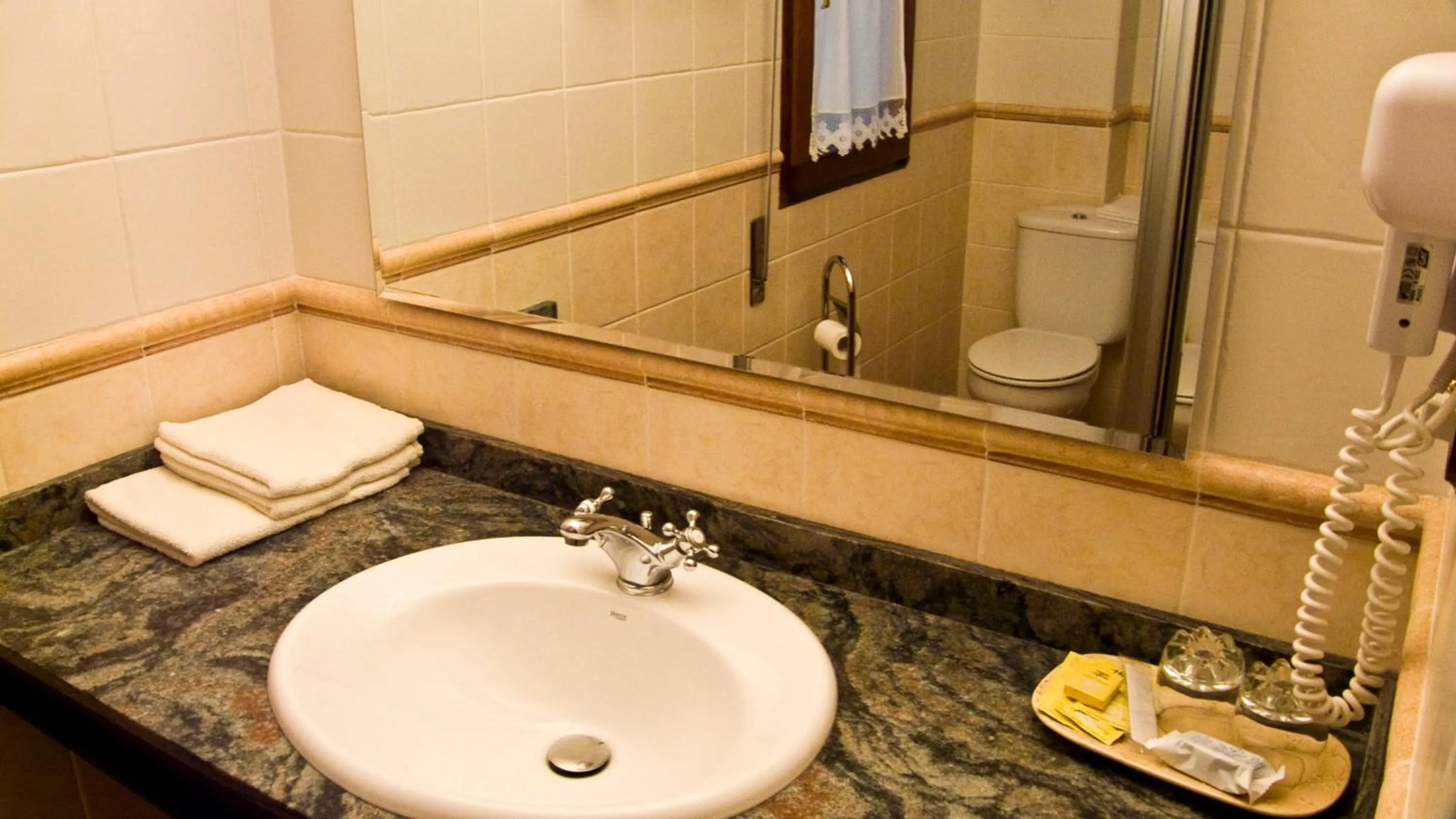 Shower in Posada Carpe Diem