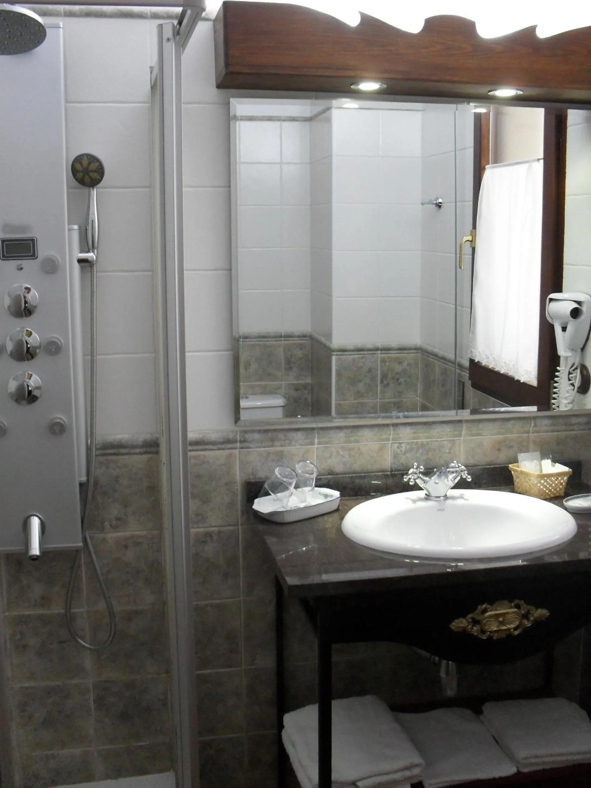 Shower in Posada Carpe Diem