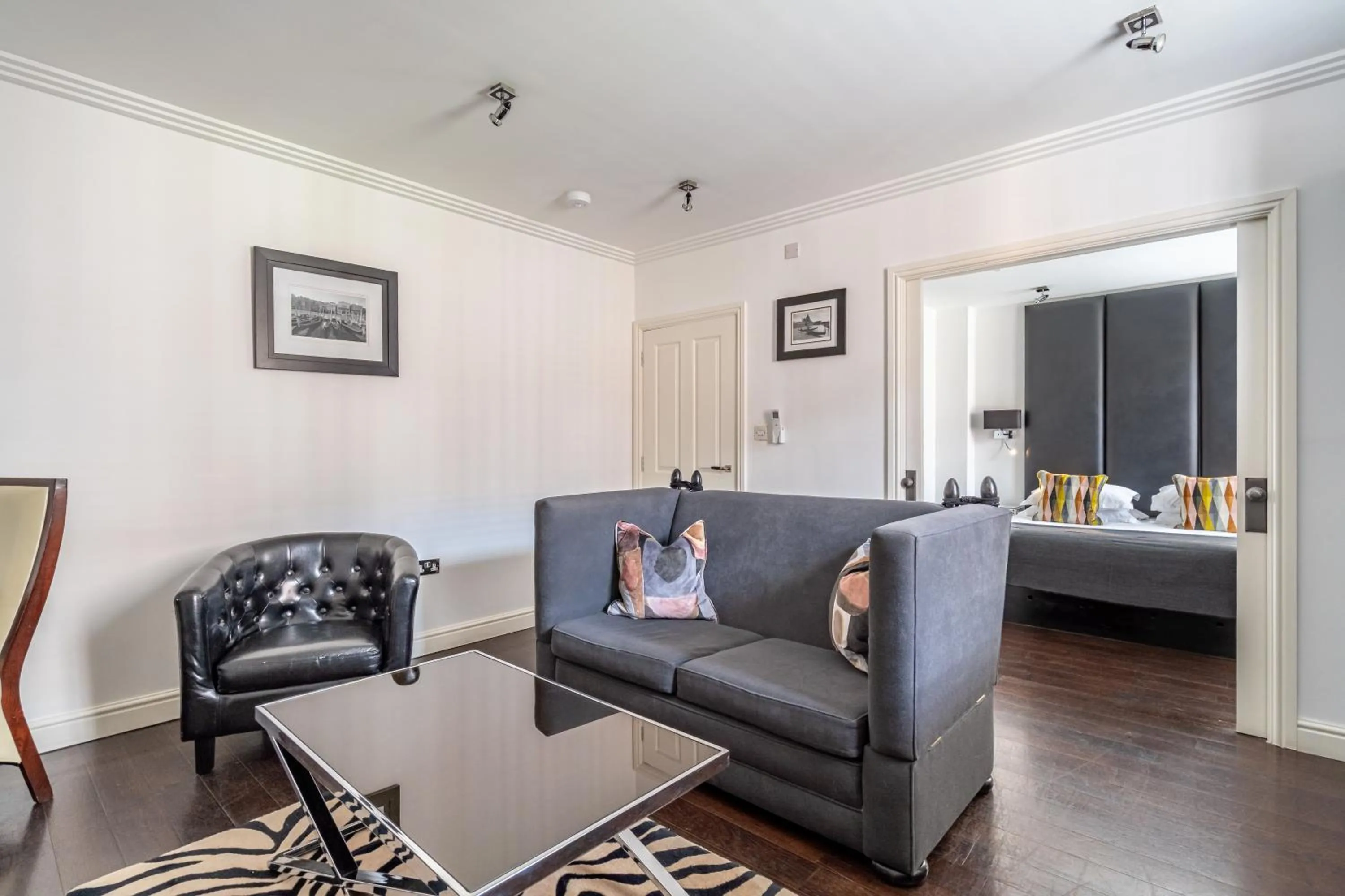 Living room in Strozzi Palace Suites by Mansley