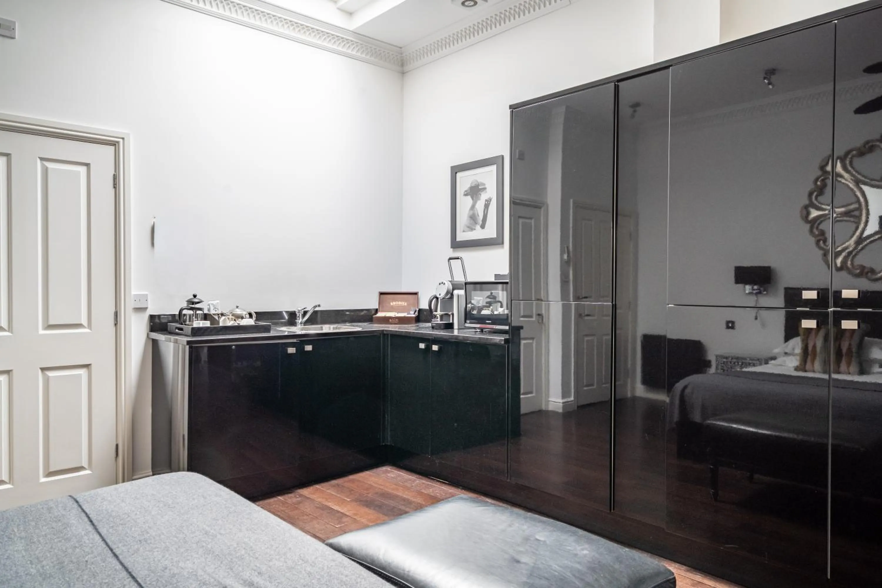 Kitchen or kitchenette in Strozzi Palace Suites by Mansley