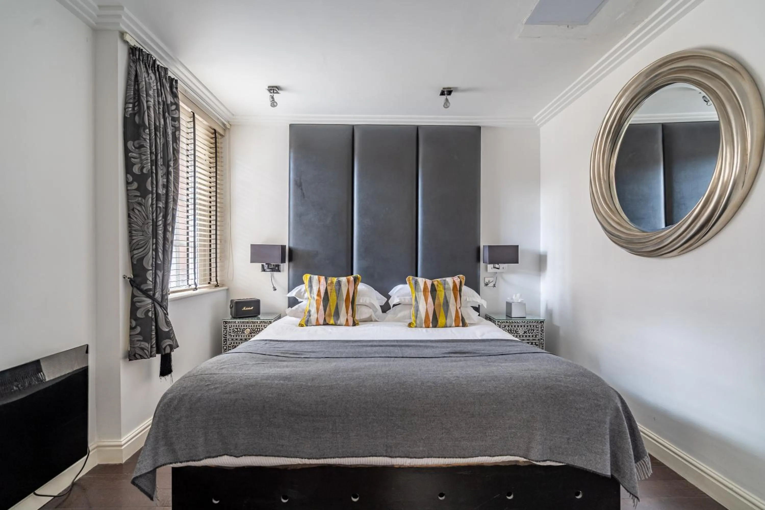 Bedroom, Bed in Strozzi Palace Suites by Mansley