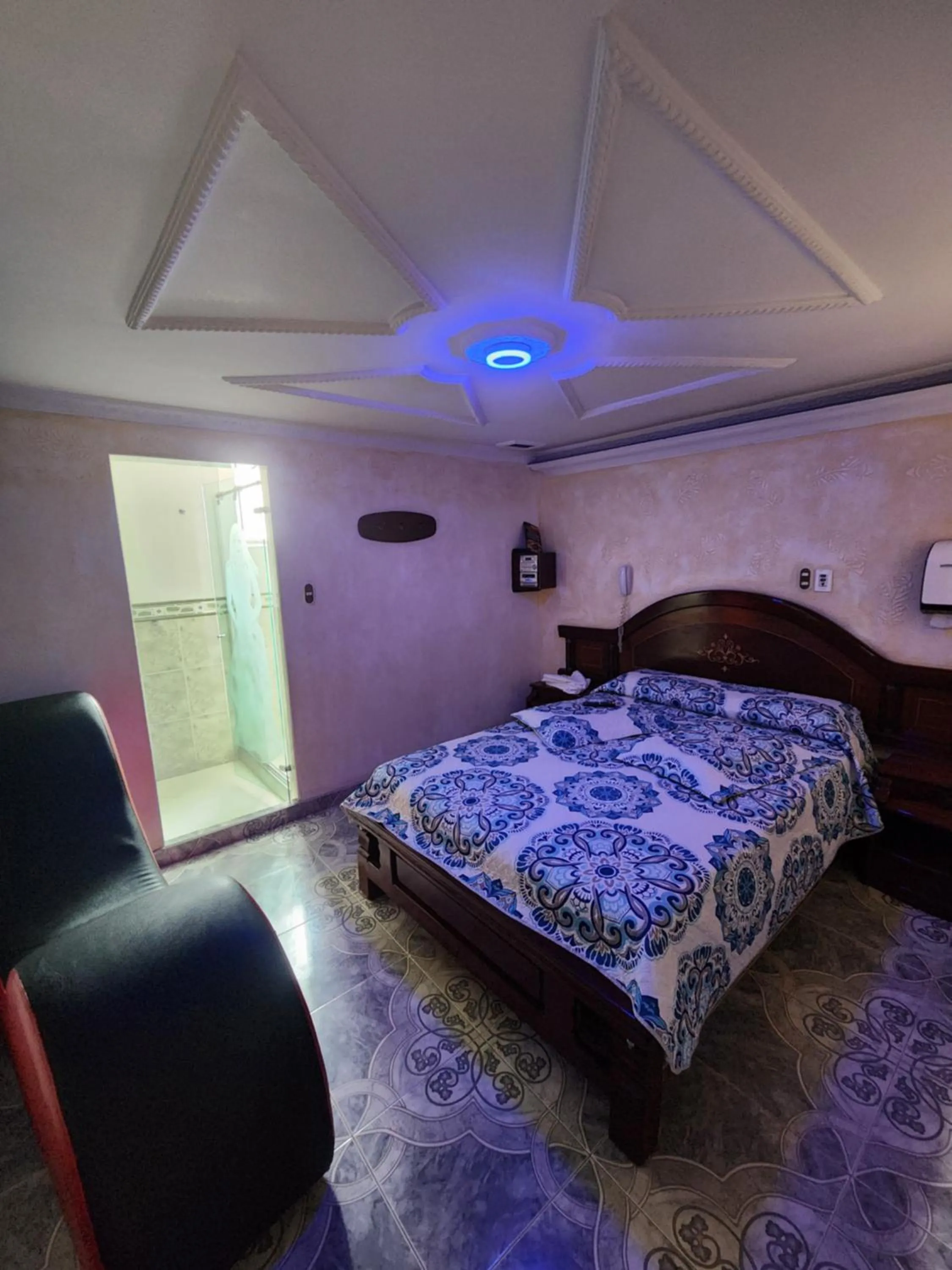 Bed in Motel Piramides De Cristal