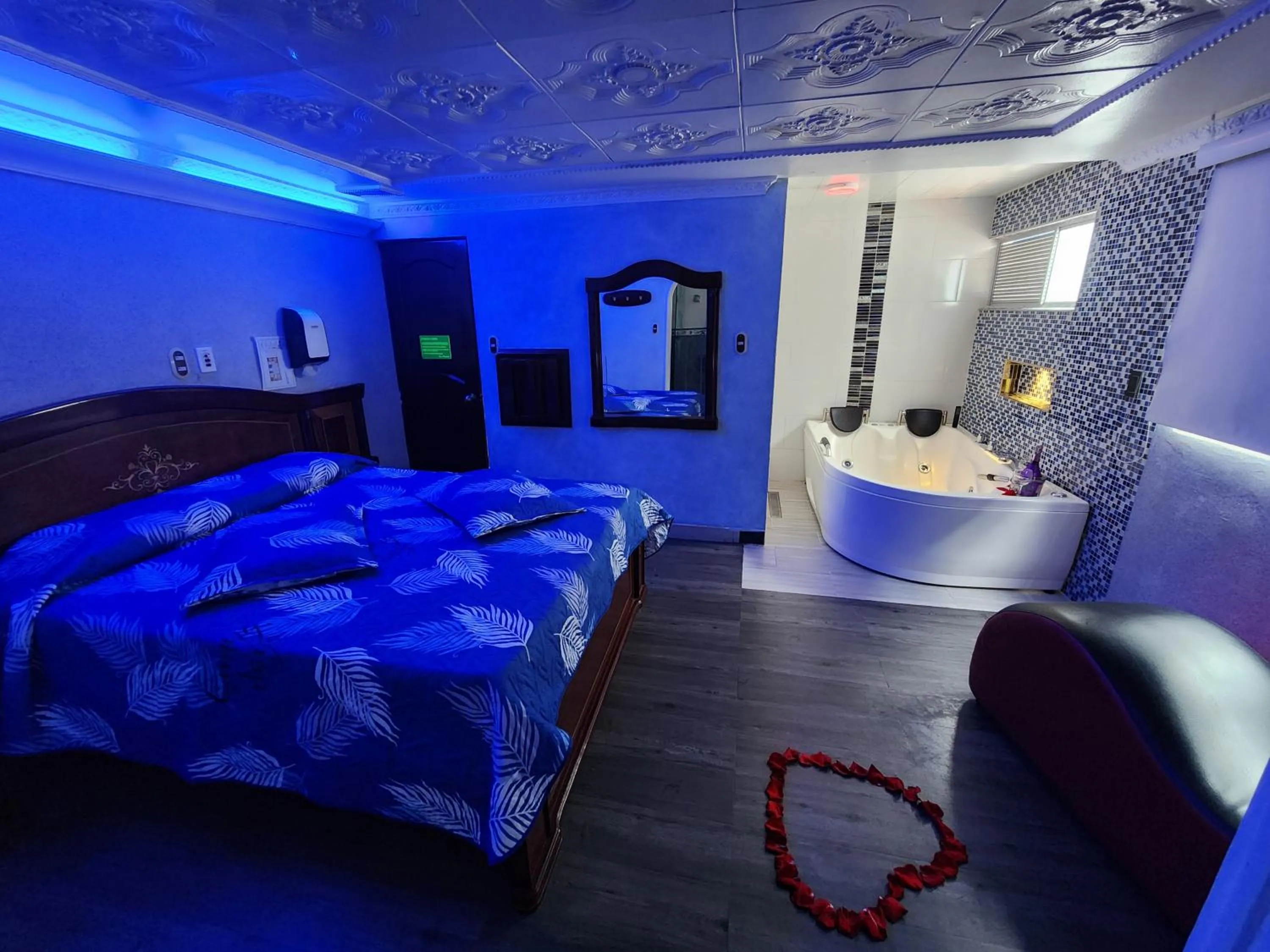 Bed in Motel Piramides De Cristal