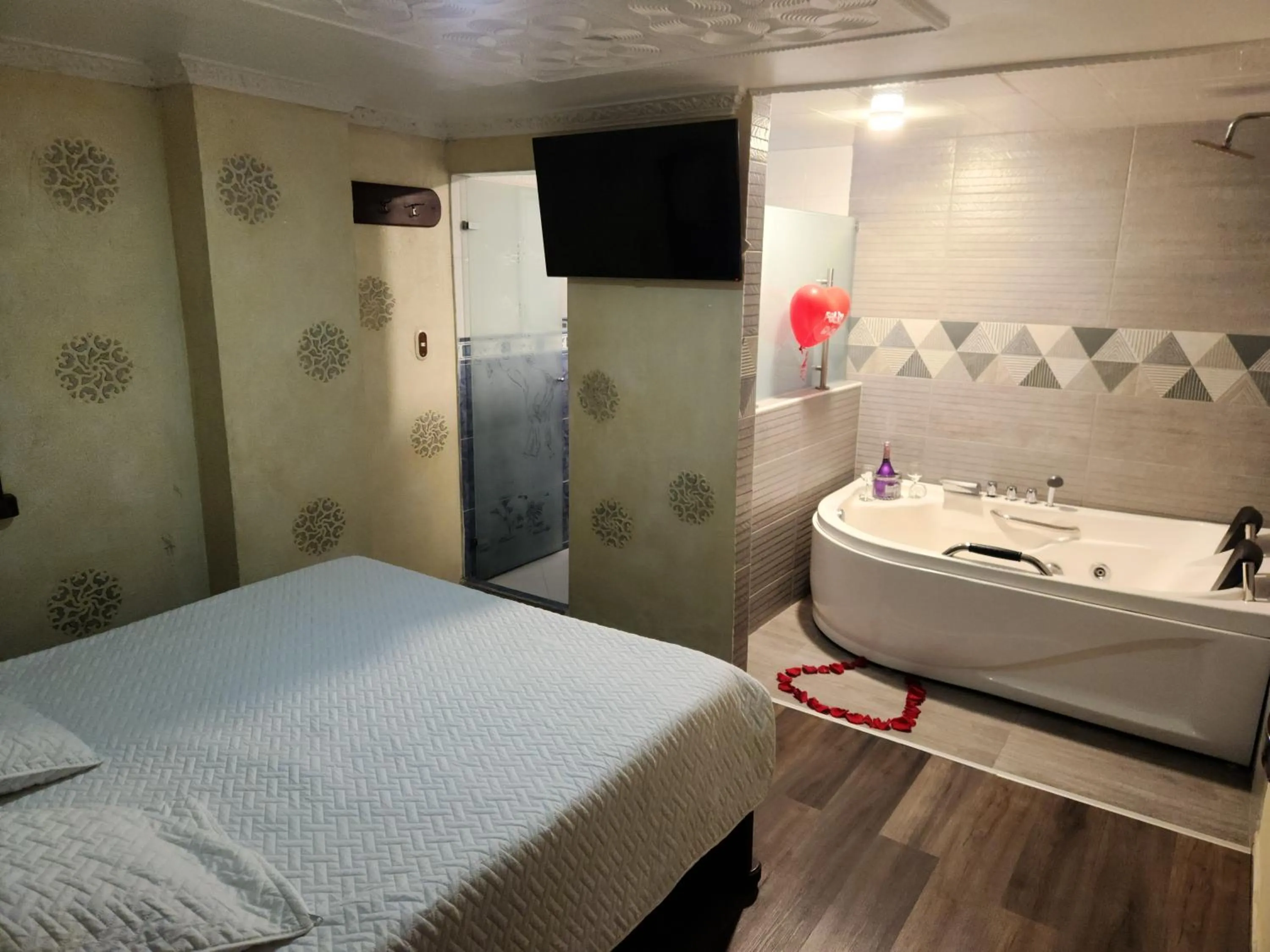 Bed in Motel Piramides De Cristal