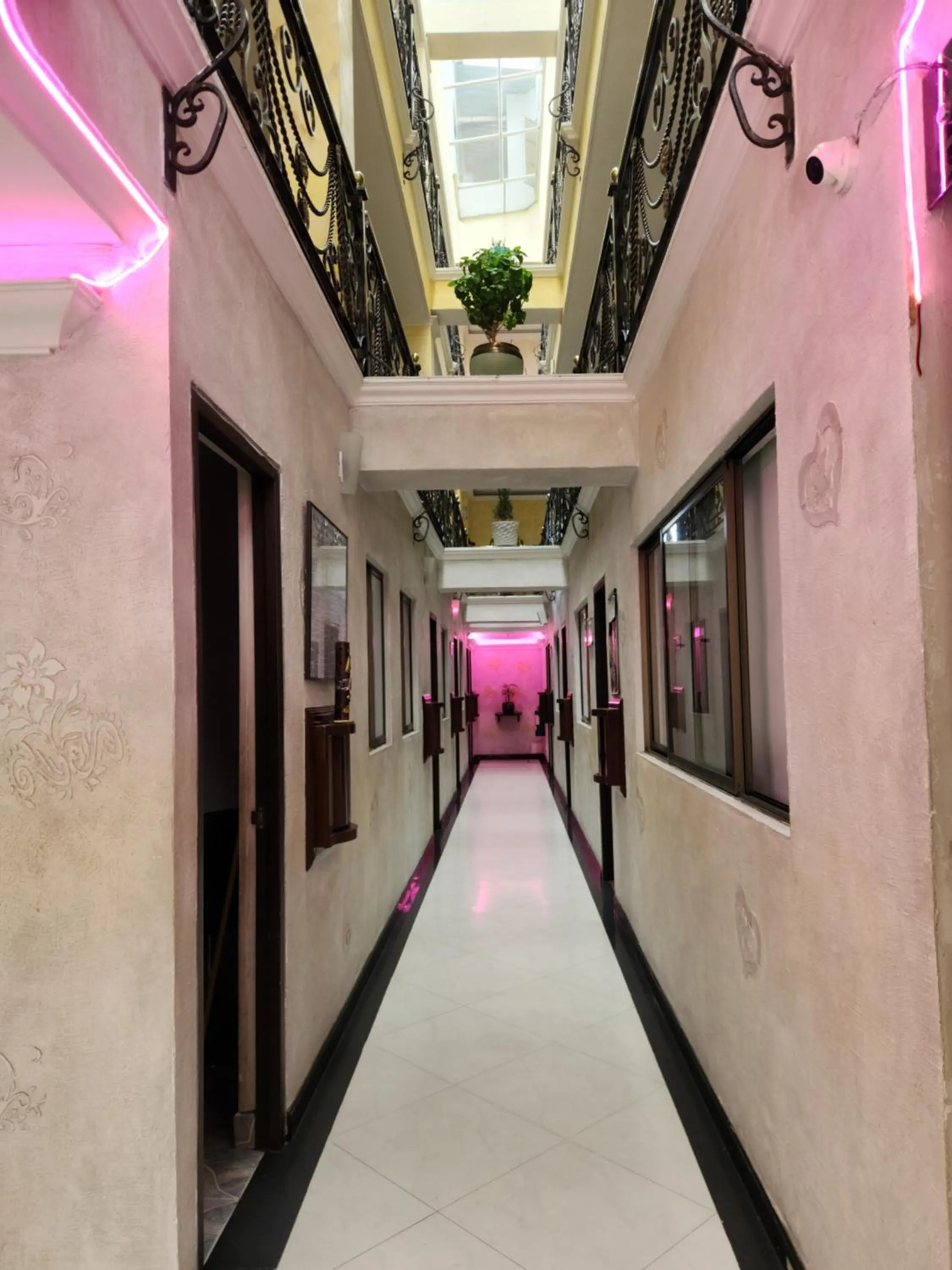 Property building in Motel Piramides De Cristal