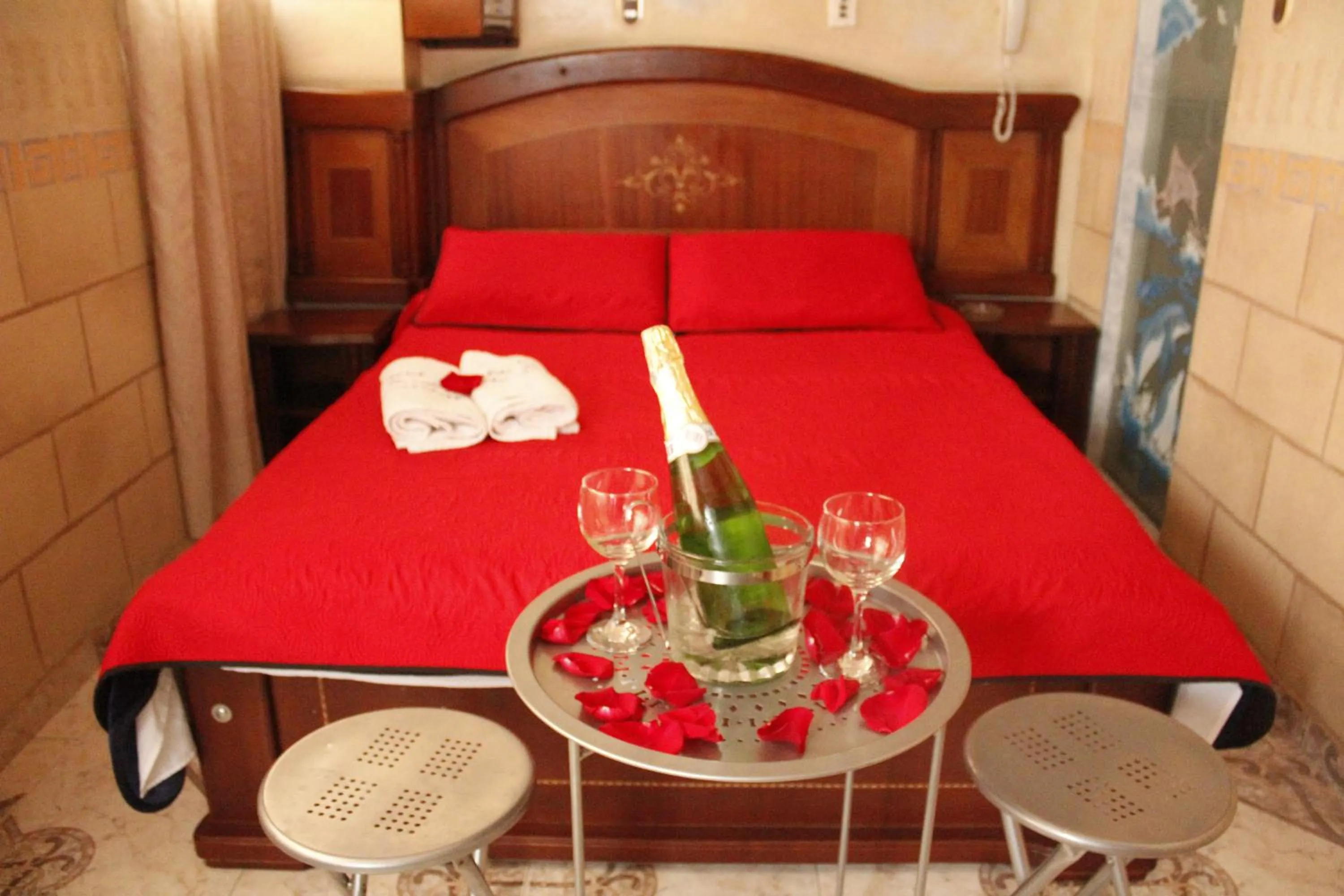 Bed in Motel Piramides De Cristal