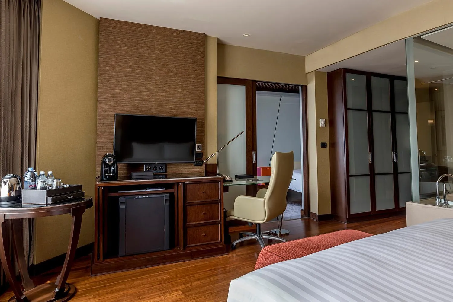 Bedroom, Bed in Pullman Bangkok Grande Sukhumvit