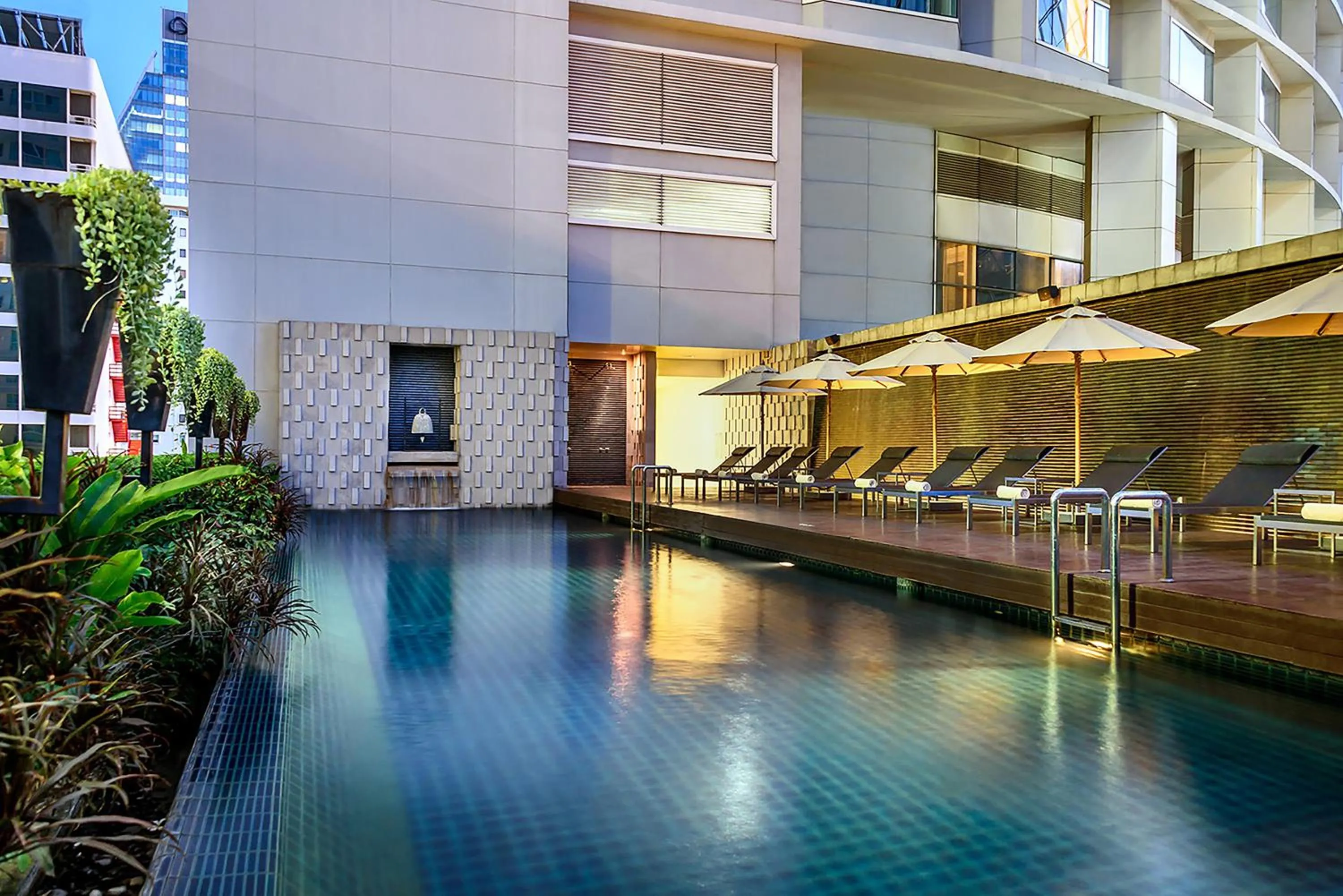 Swimming pool in Pullman Bangkok Grande Sukhumvit