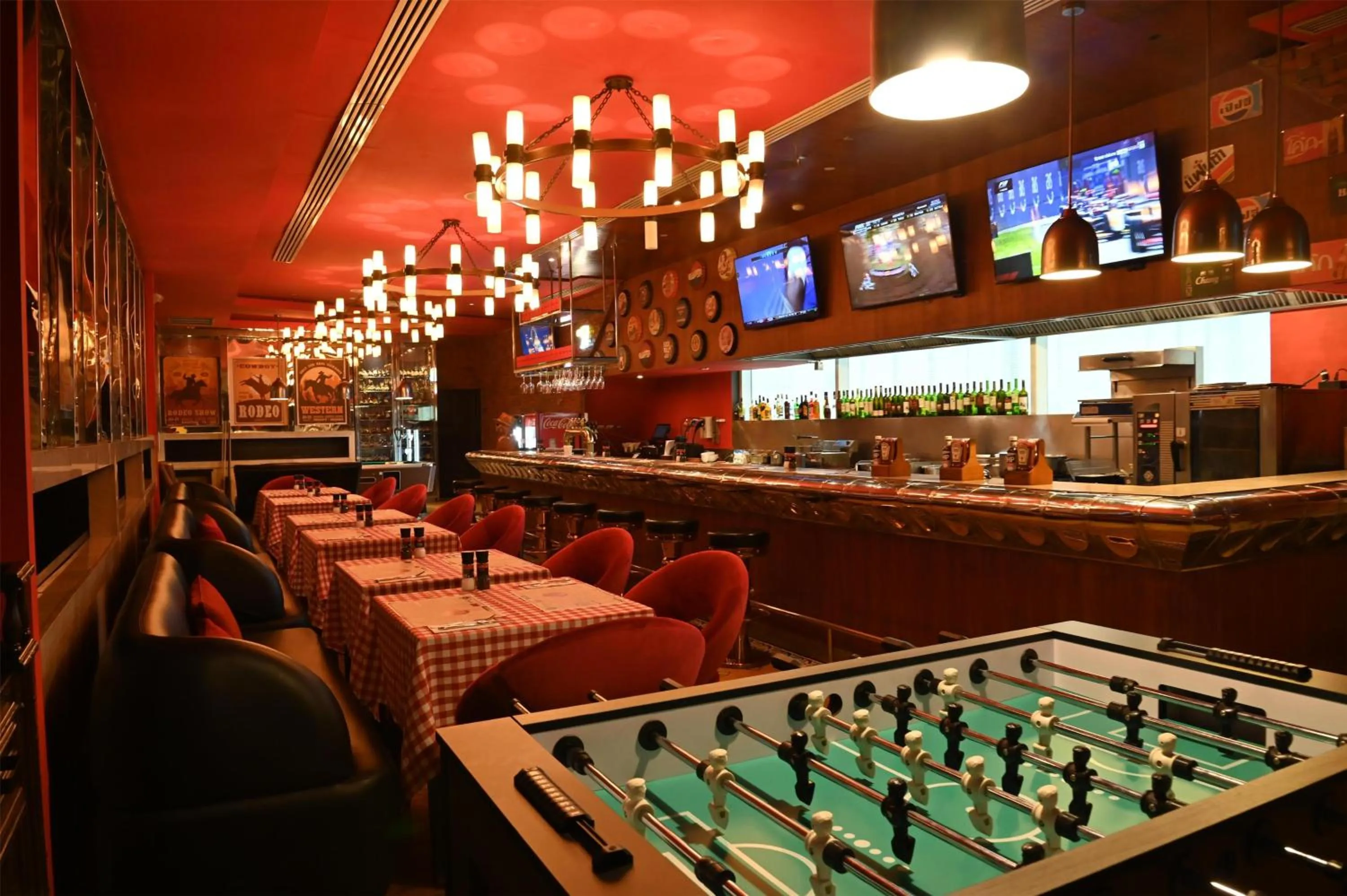 Lounge or bar in Hilton Bangkok Grande Asoke