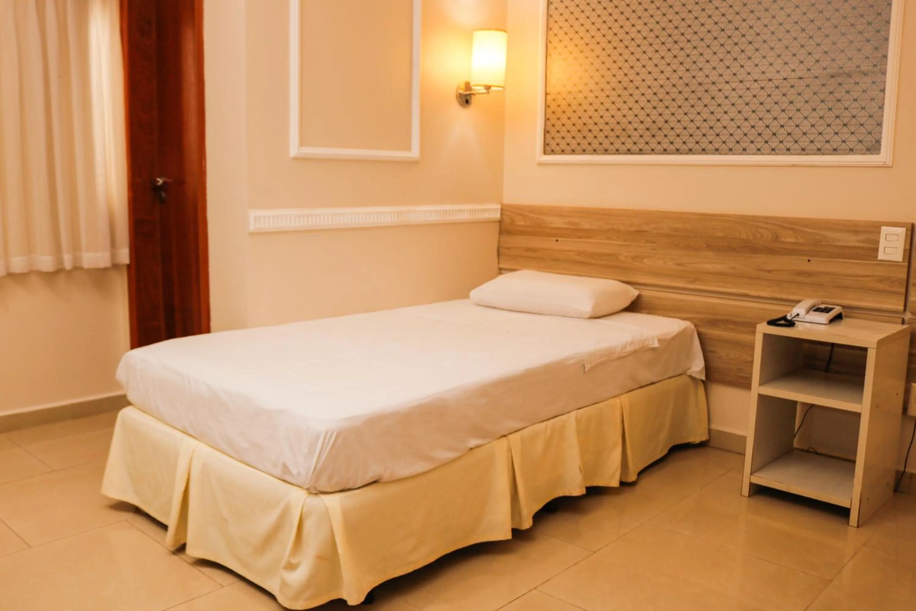 Bed in Atalanta Hotel