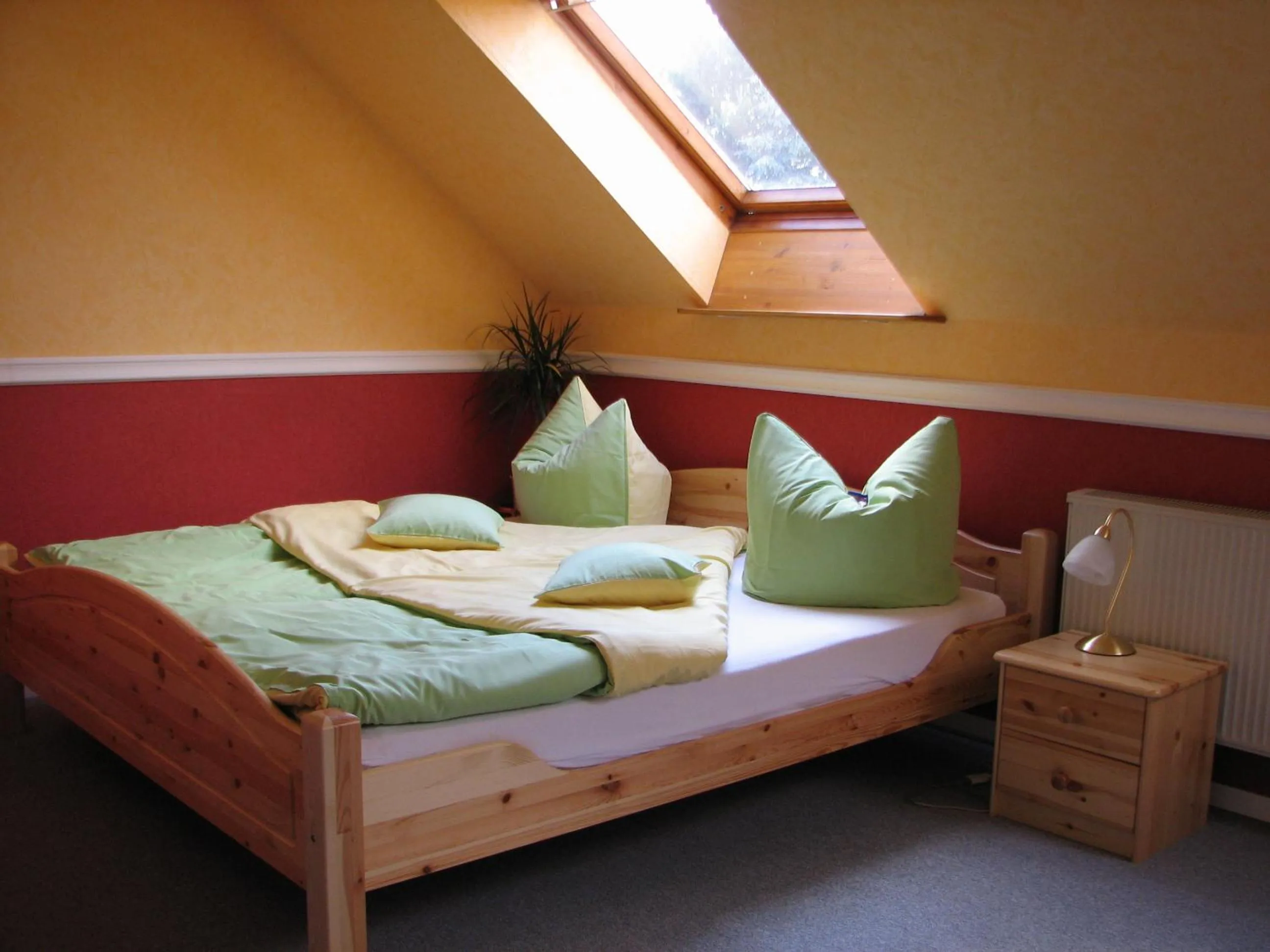 Bed in Hotel-Pension Lydia