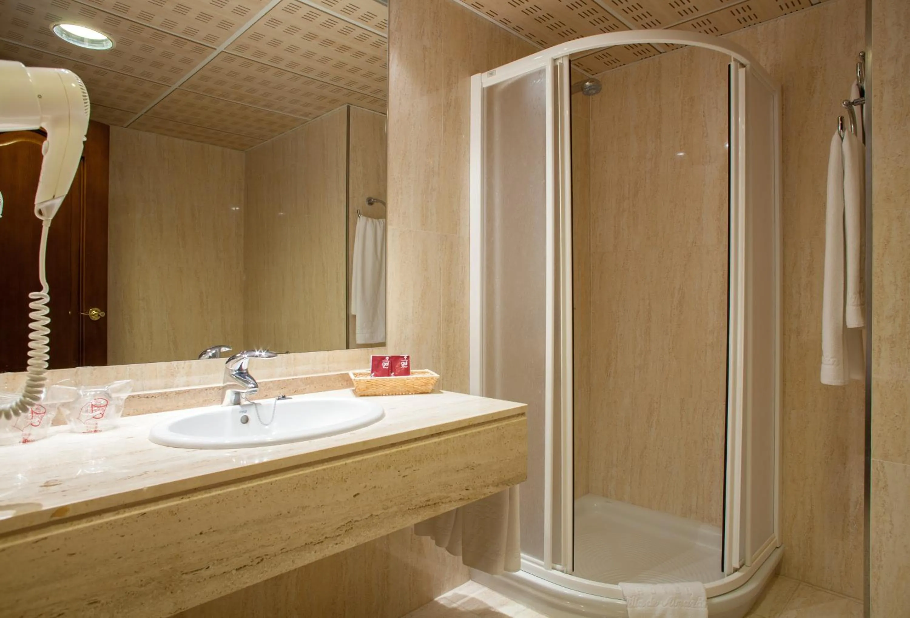 Bathroom in Hotel Villa De Almazan