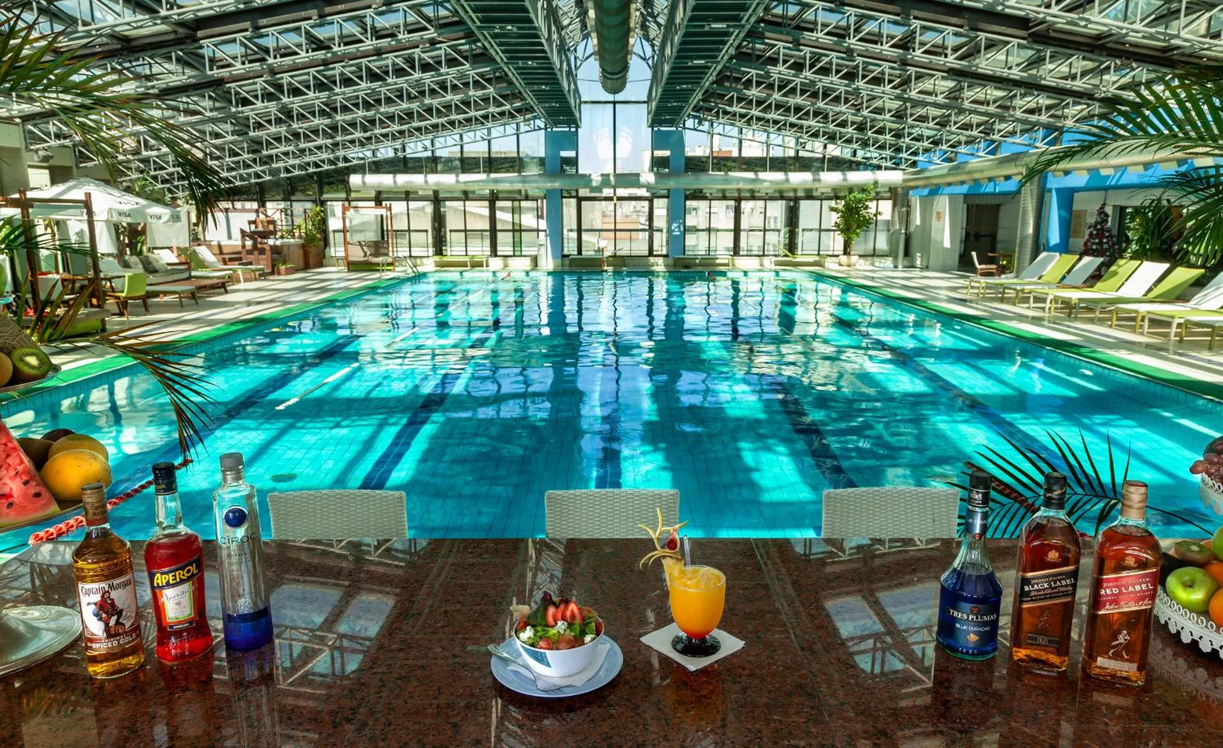 Swimming pool in Radisson Montevideo Victoria Plaza Hotel