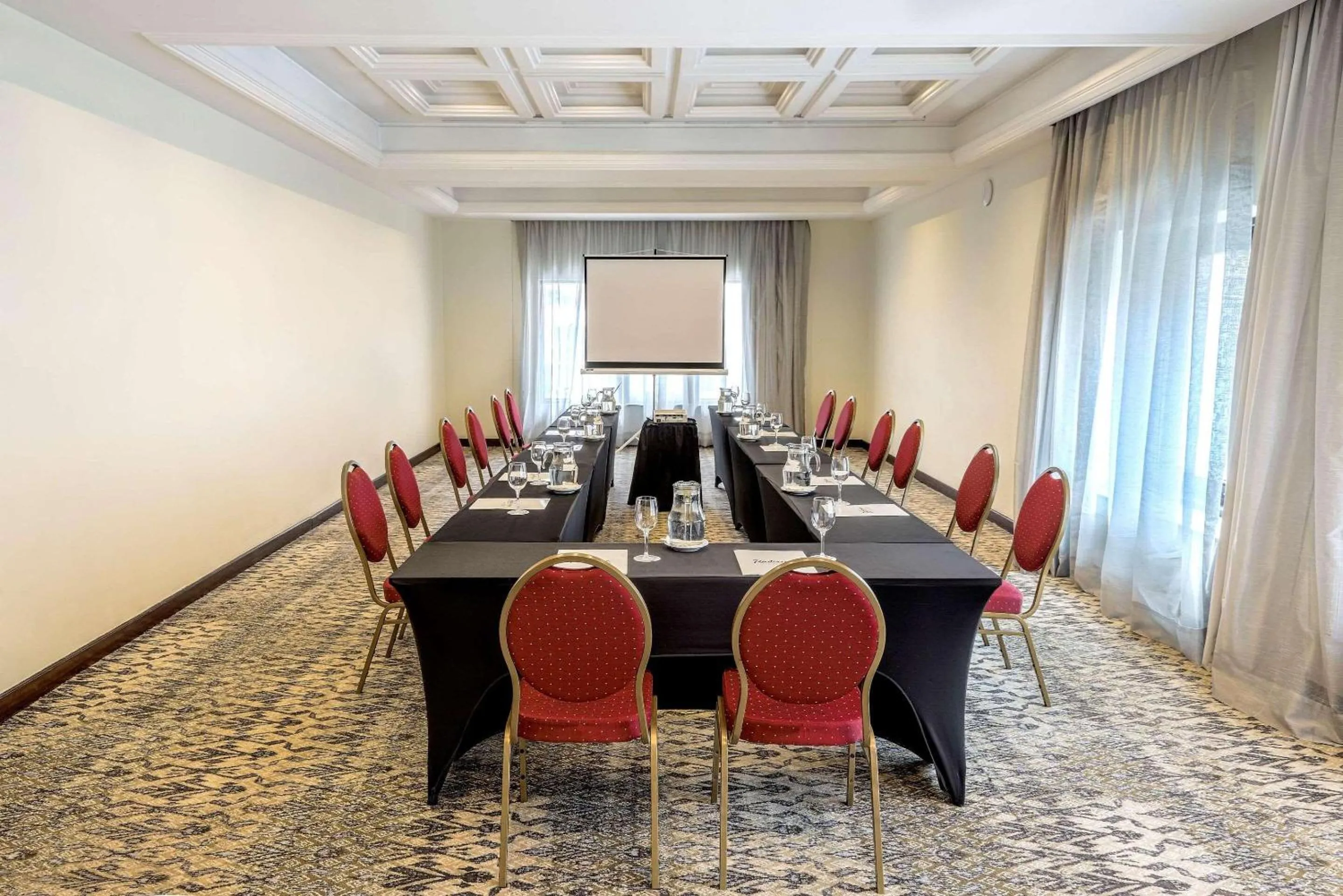 Meeting/conference room in Radisson Montevideo Victoria Plaza Hotel