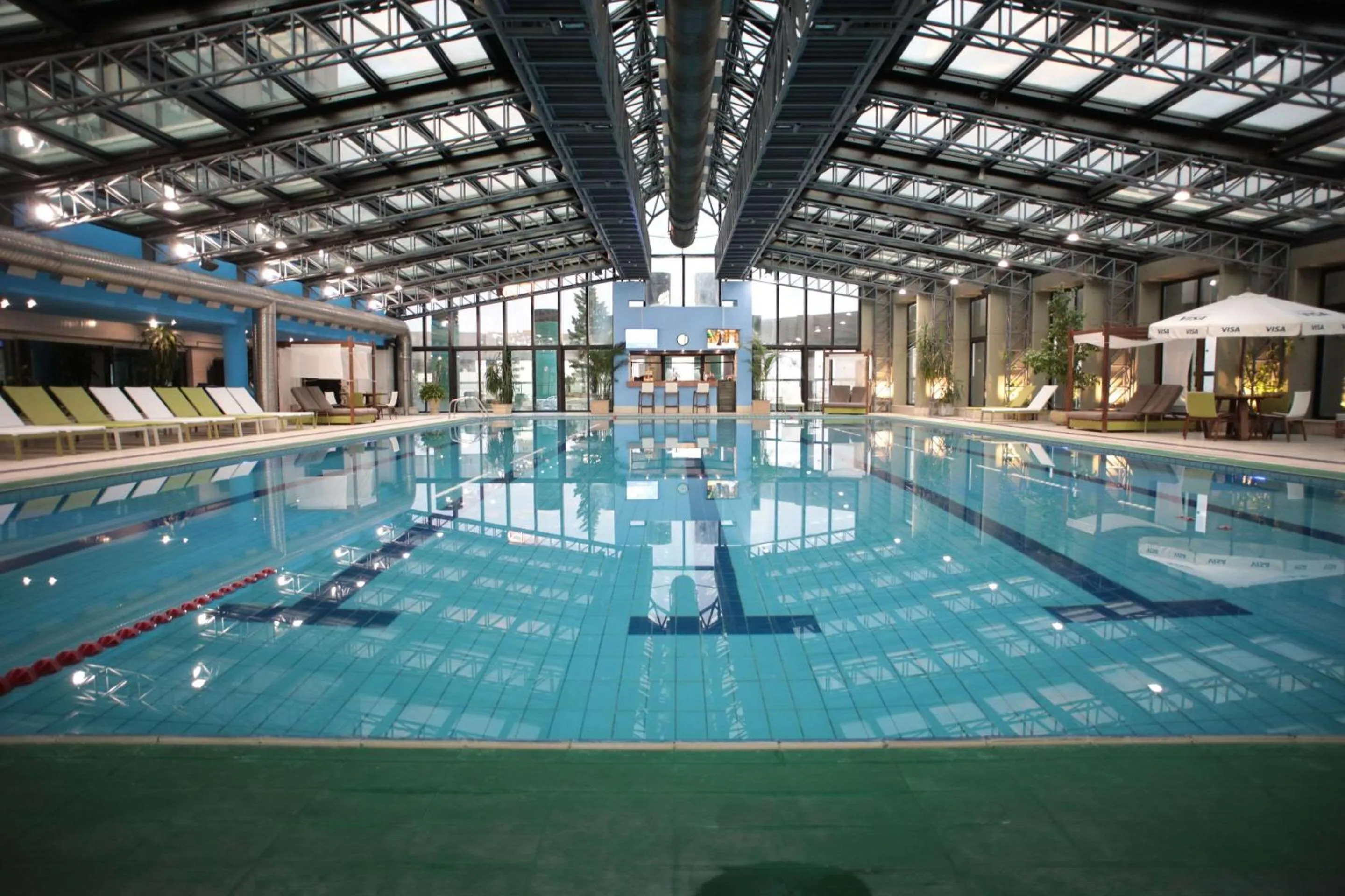 Swimming pool in Radisson Montevideo Victoria Plaza Hotel