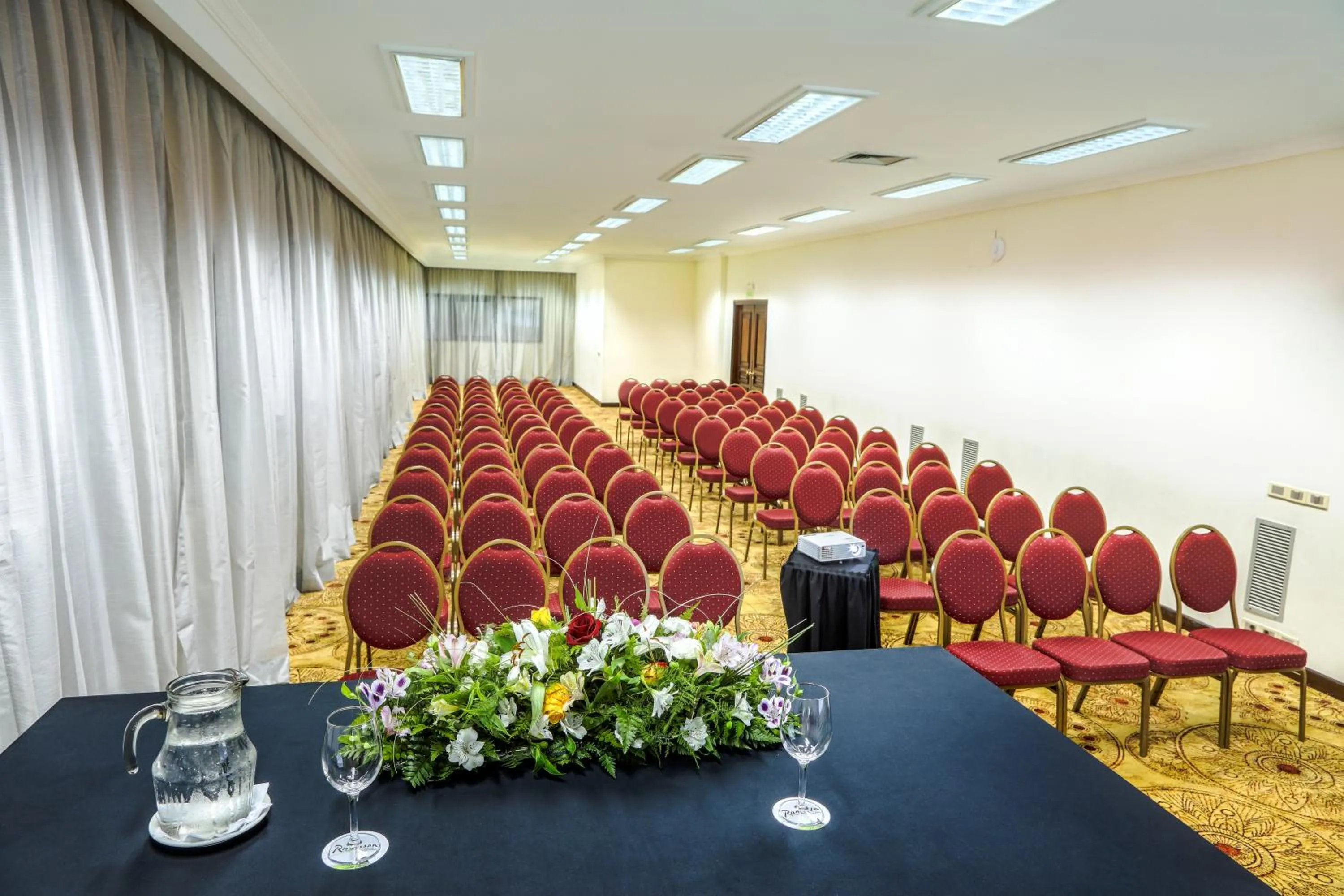 Meeting/conference room in Radisson Montevideo Victoria Plaza Hotel