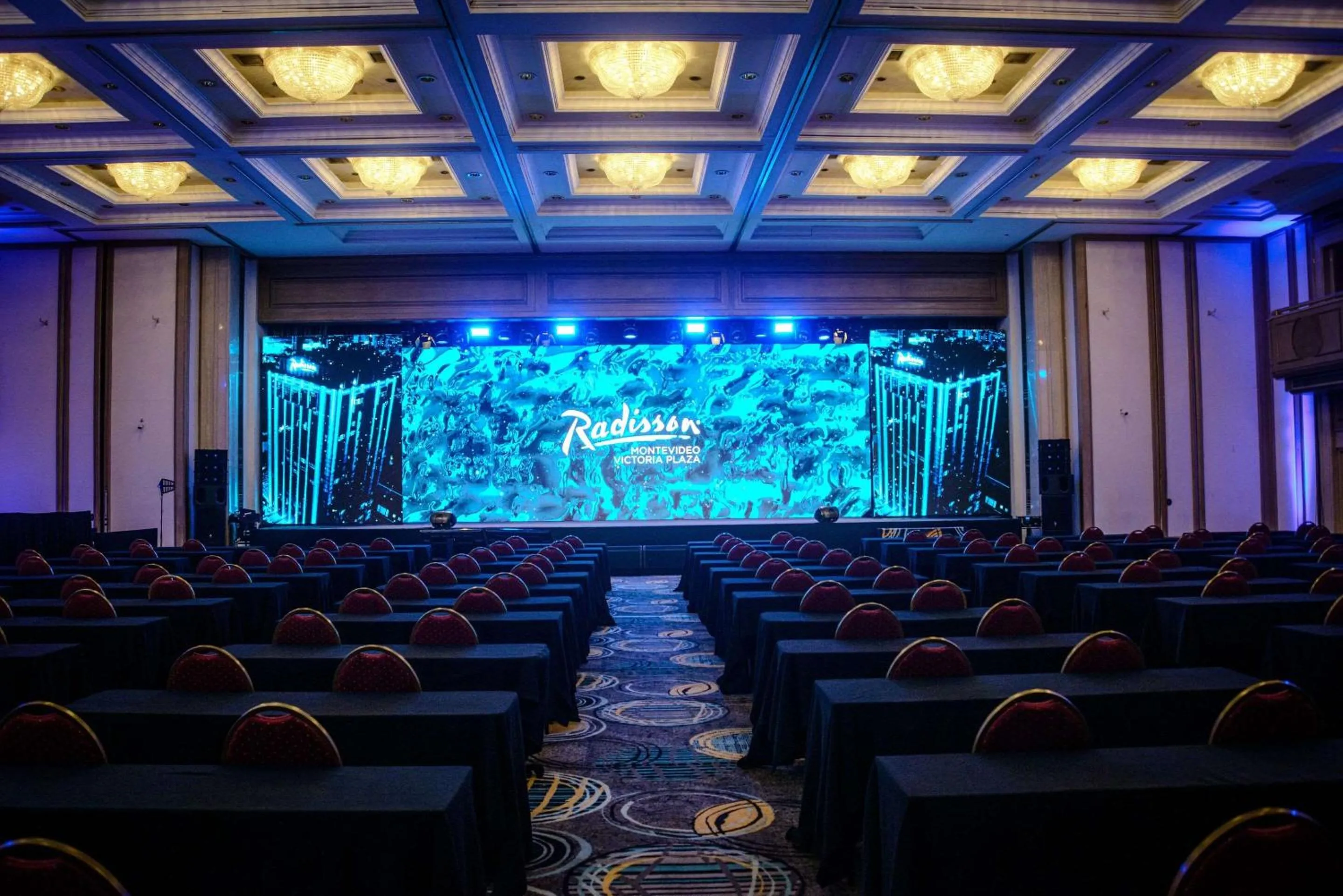 Meeting/conference room in Radisson Montevideo Victoria Plaza Hotel