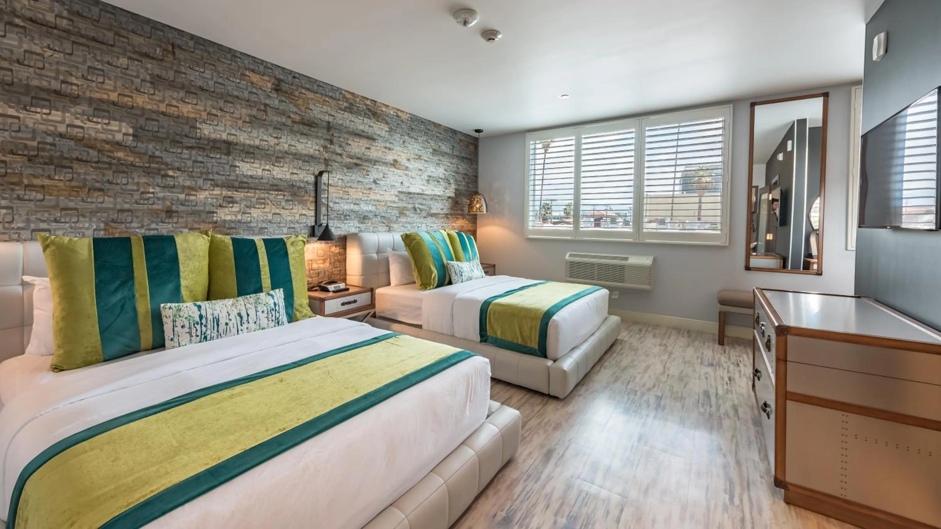 Bedroom, Bed in Lexen Hotel - North Hollywood Near Universal Studios