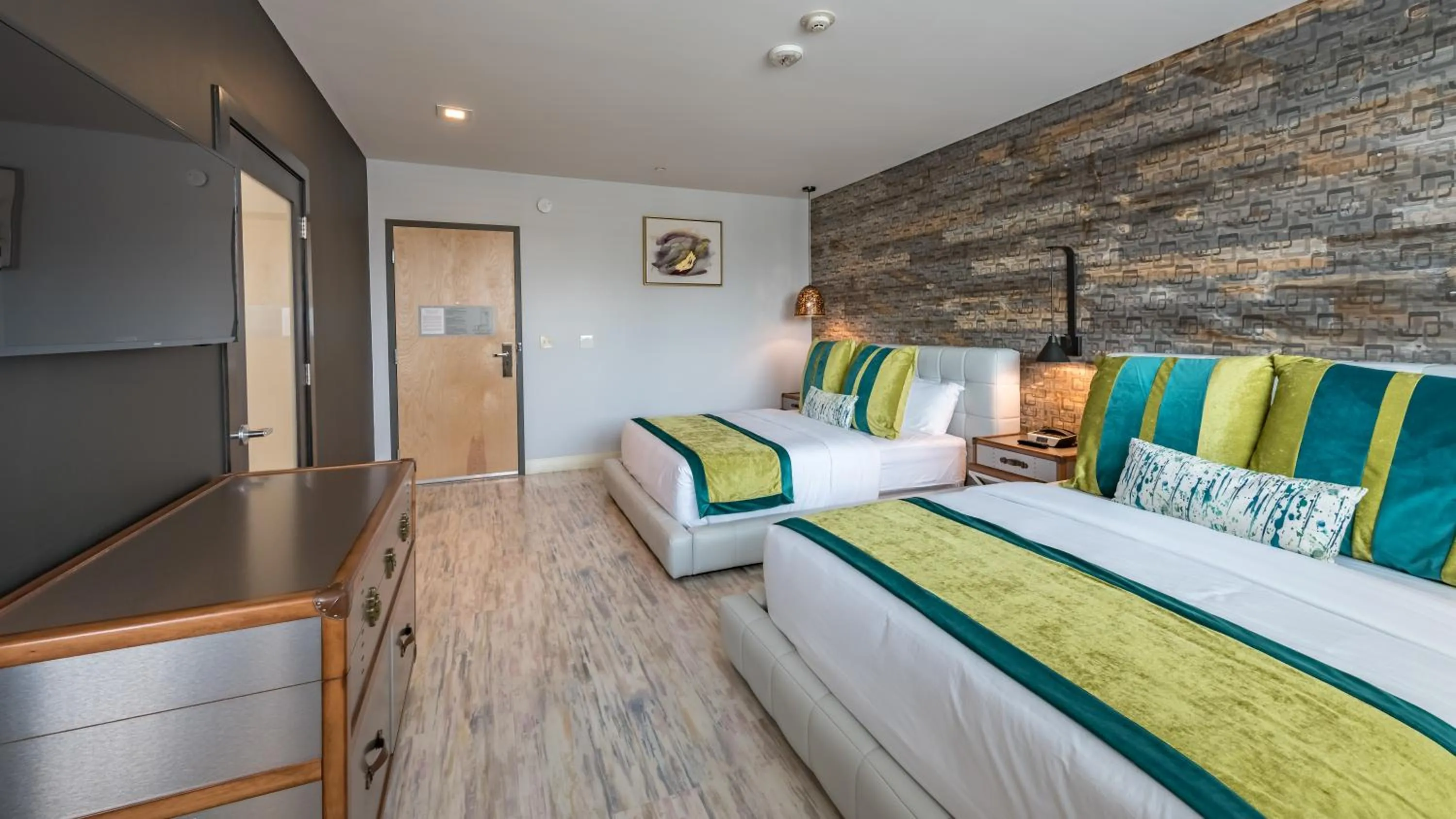 Bedroom, Bed in Lexen Hotel - North Hollywood Near Universal Studios