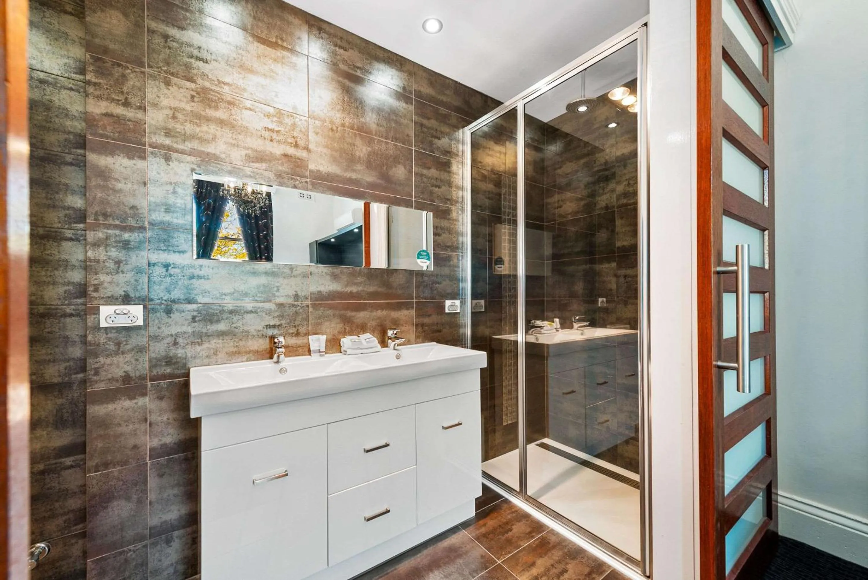 Bedroom in Quality Hotel Colonial Launceston