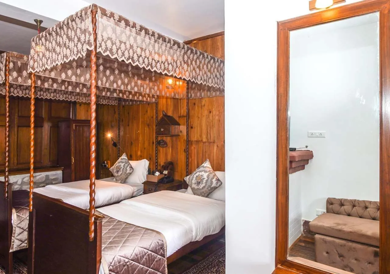 Cochrane Place Hotel