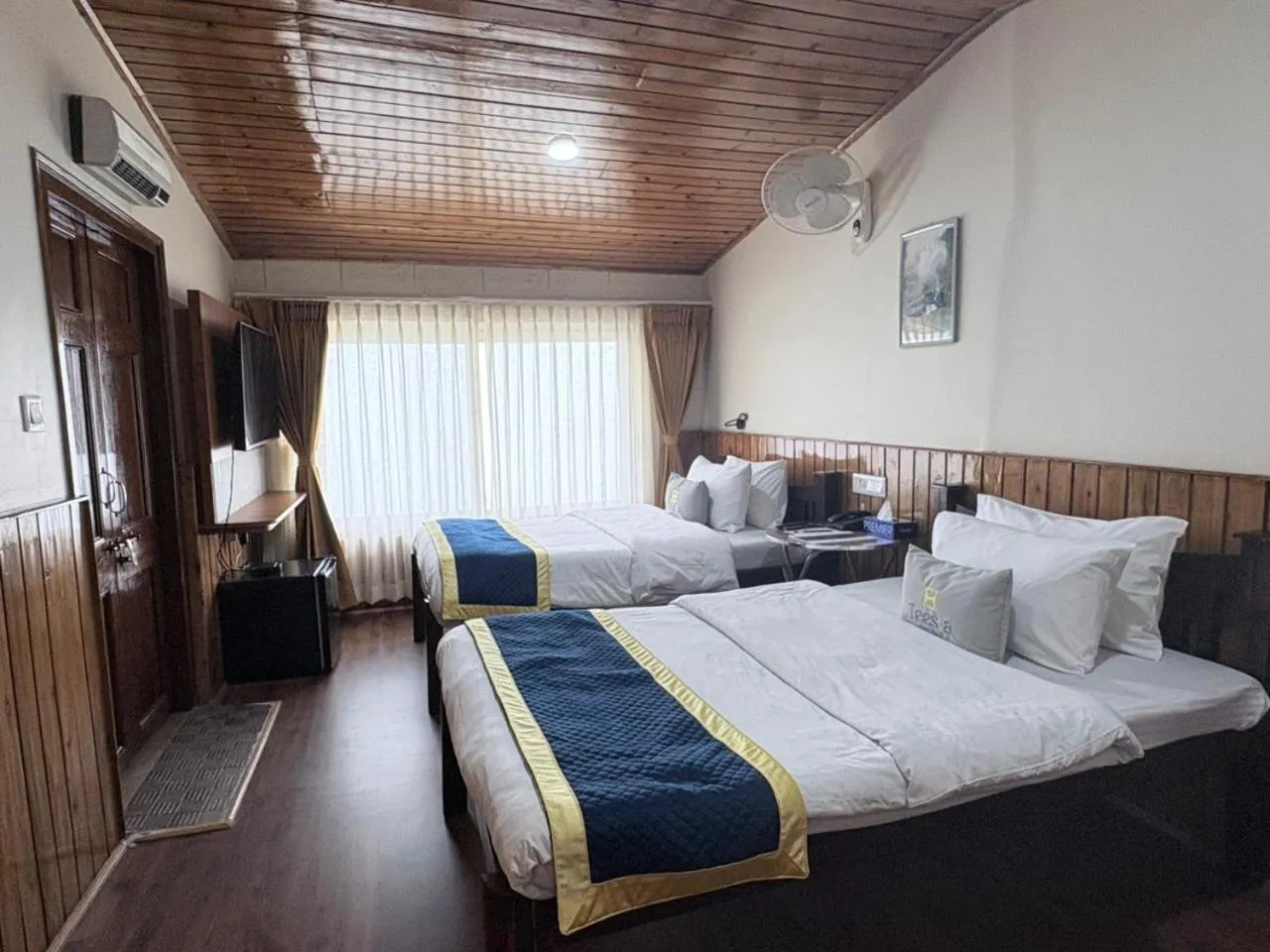 Bed in Cochrane Place By Teesta Hotels